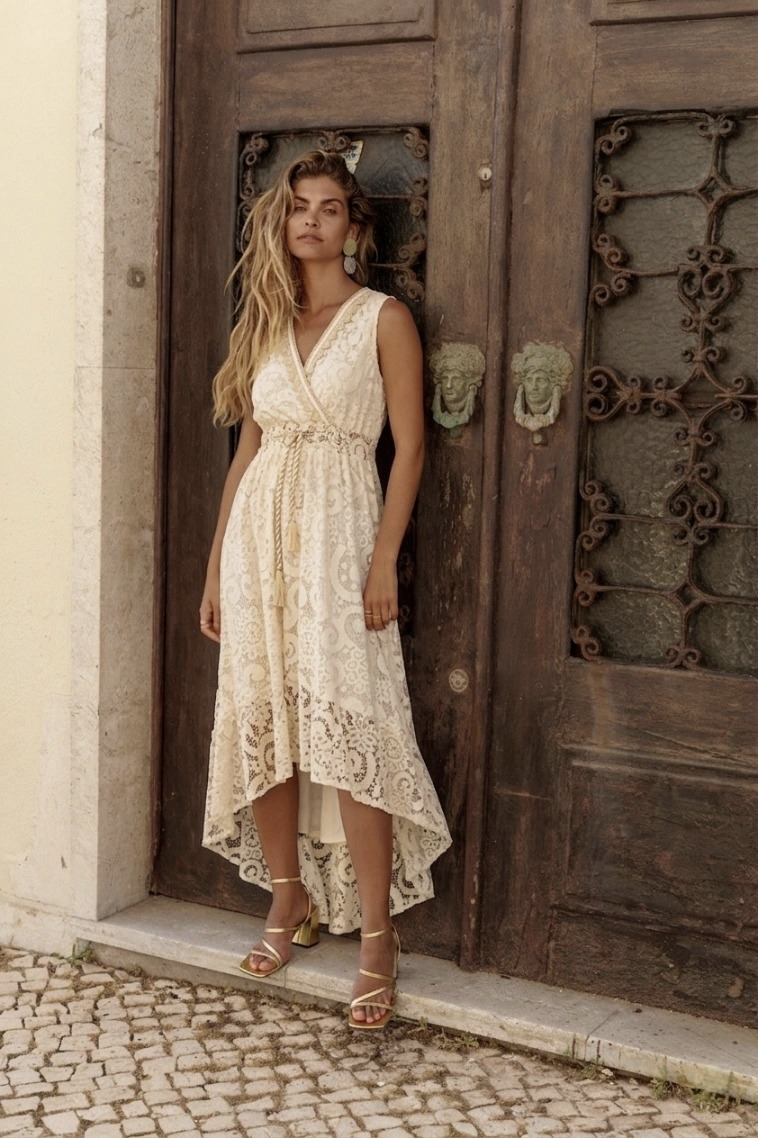 Grossiste Golden Live - Robe asymétrique dentelle bohème col V