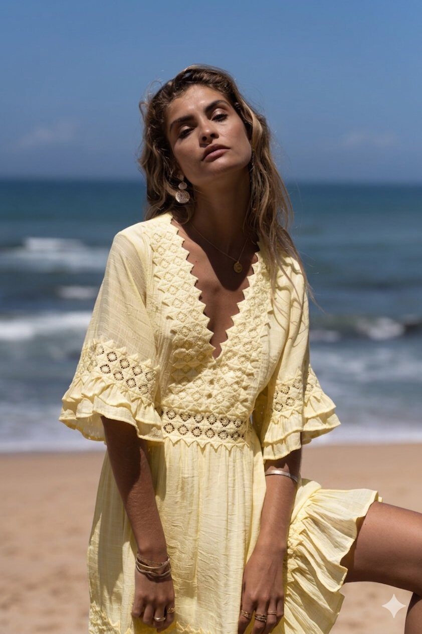 Grossiste Golden Live - Robe à broderies et volants