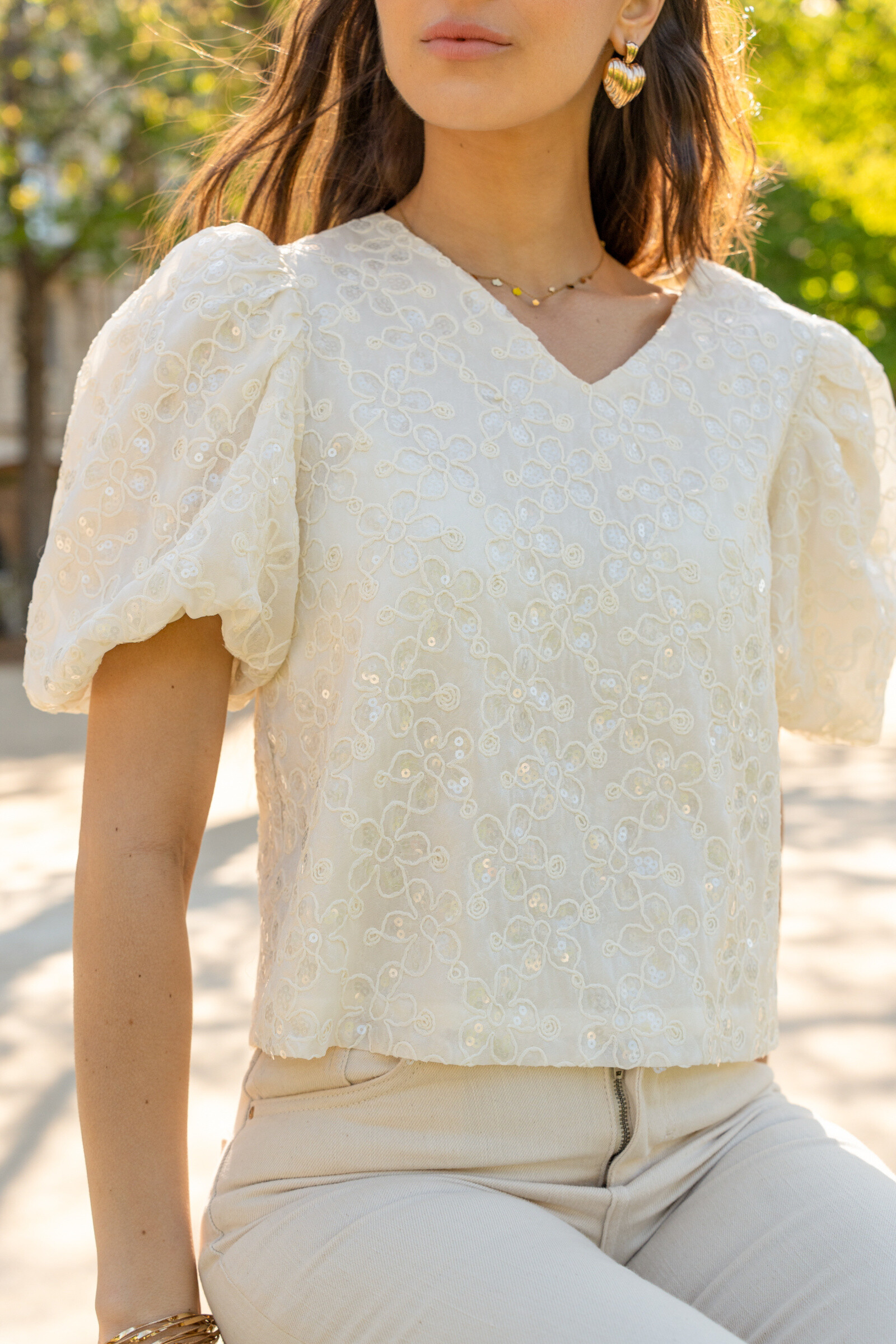 Mayorista Golden Live - Top floral con lentejuelas y mangas abullonadas