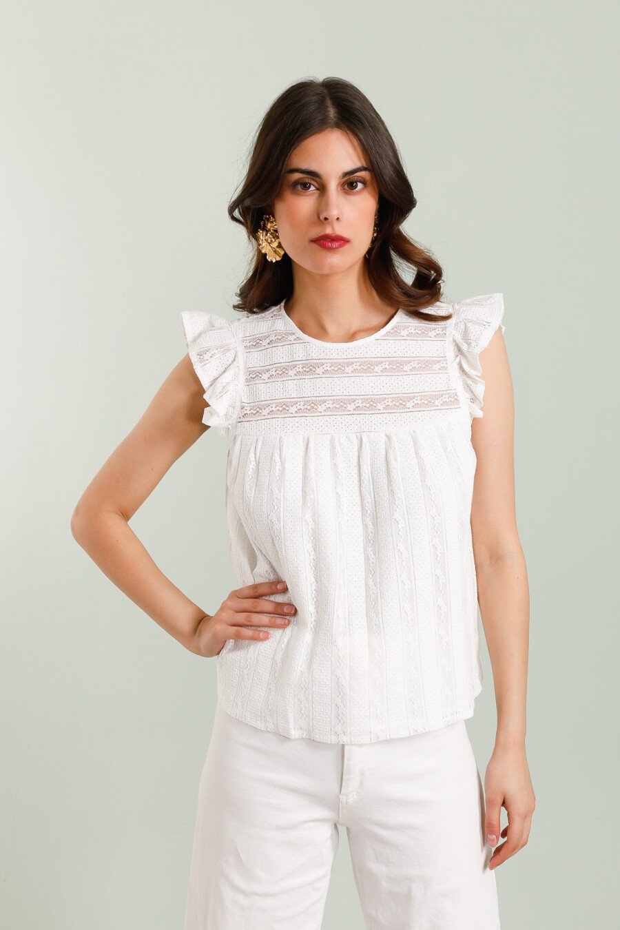Wholesaler Golden Live - Sleeveless lace top with ruffles