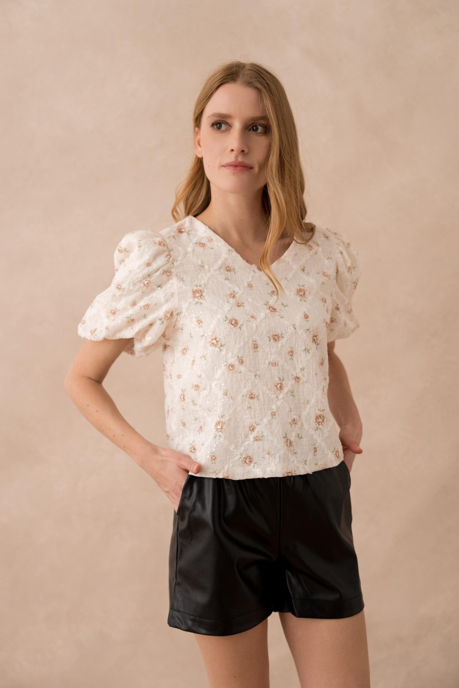 Mayorista Golden Live - Top de lentejuelas florales