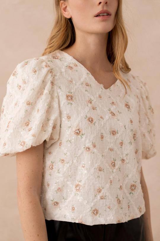 Grossiste Golden Live - Top à manches bouffantes à fleurs et strass
