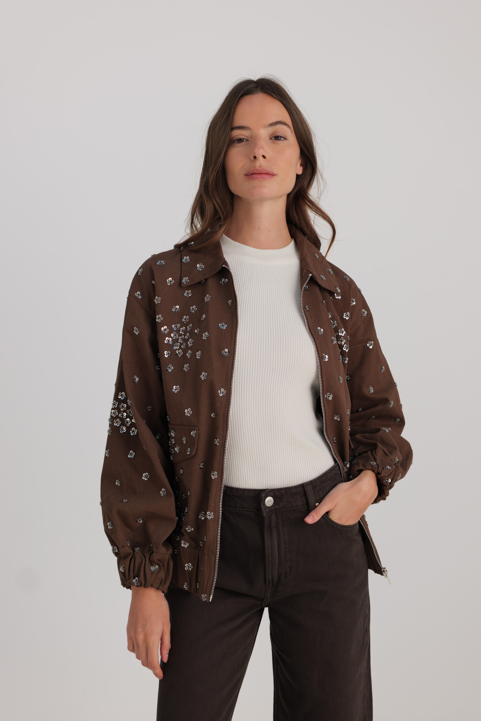 Grossiste Golden Live - Veste zippée à fleurs en sequins