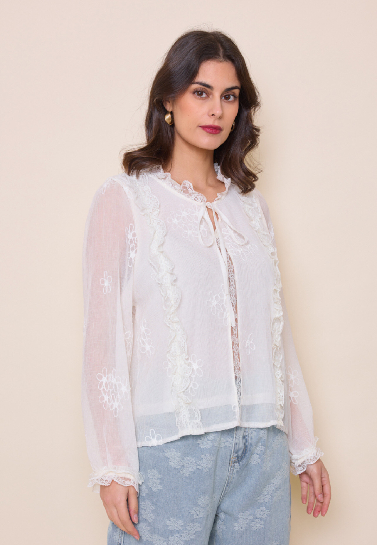 Grossiste Goldendays - Blouse en voile brodé avec dentelle et nœud