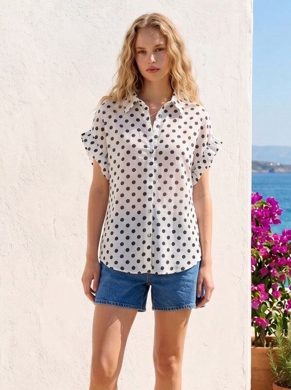 Grossista Goldendays - Camicia senza maniche a pois con colletto classico e volant sulle spalle