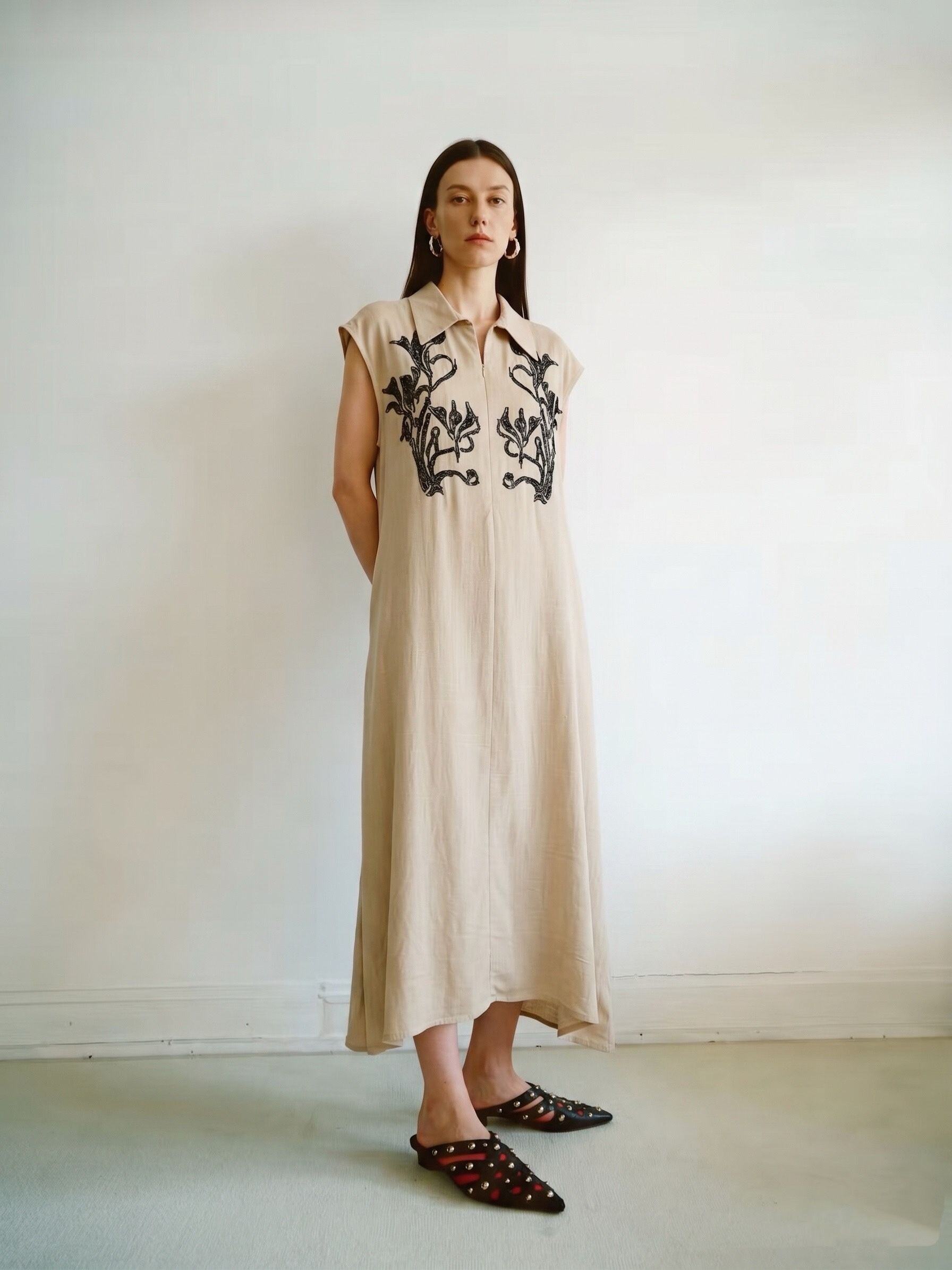 Großhändler Goldendays - Ärmelloses, besticktes langes Hemdkleid