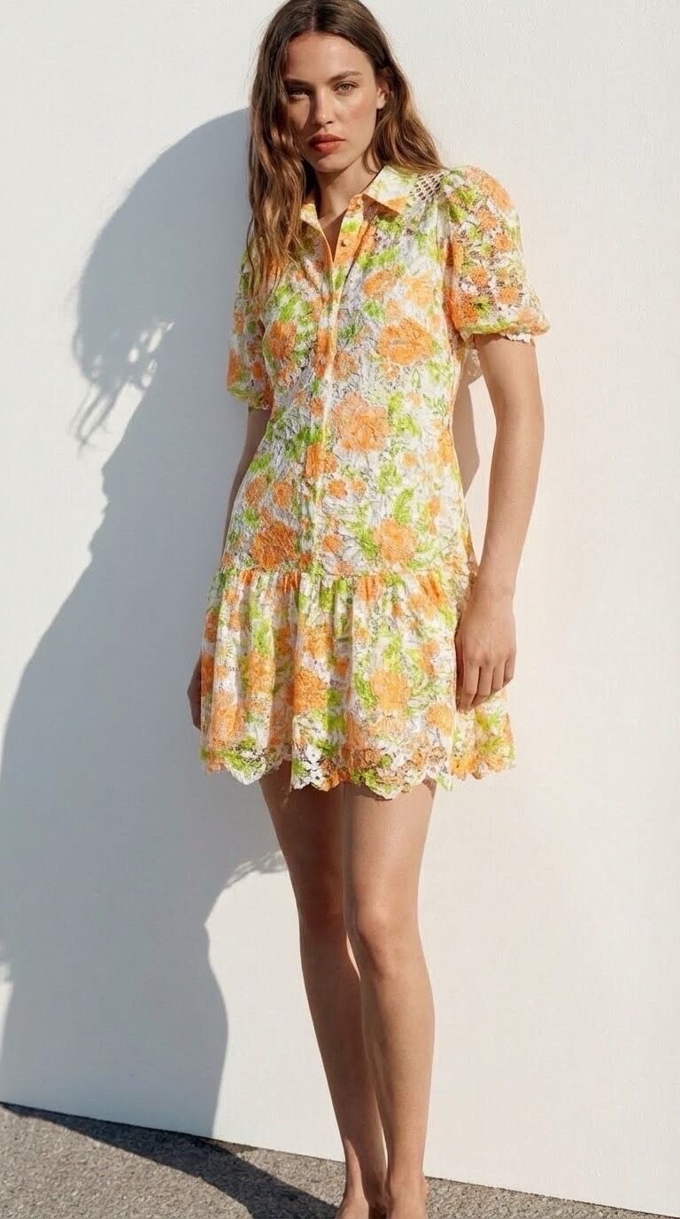 Grossiste Goldendays - Robe courte en dentelle florale orange et verte avec manches