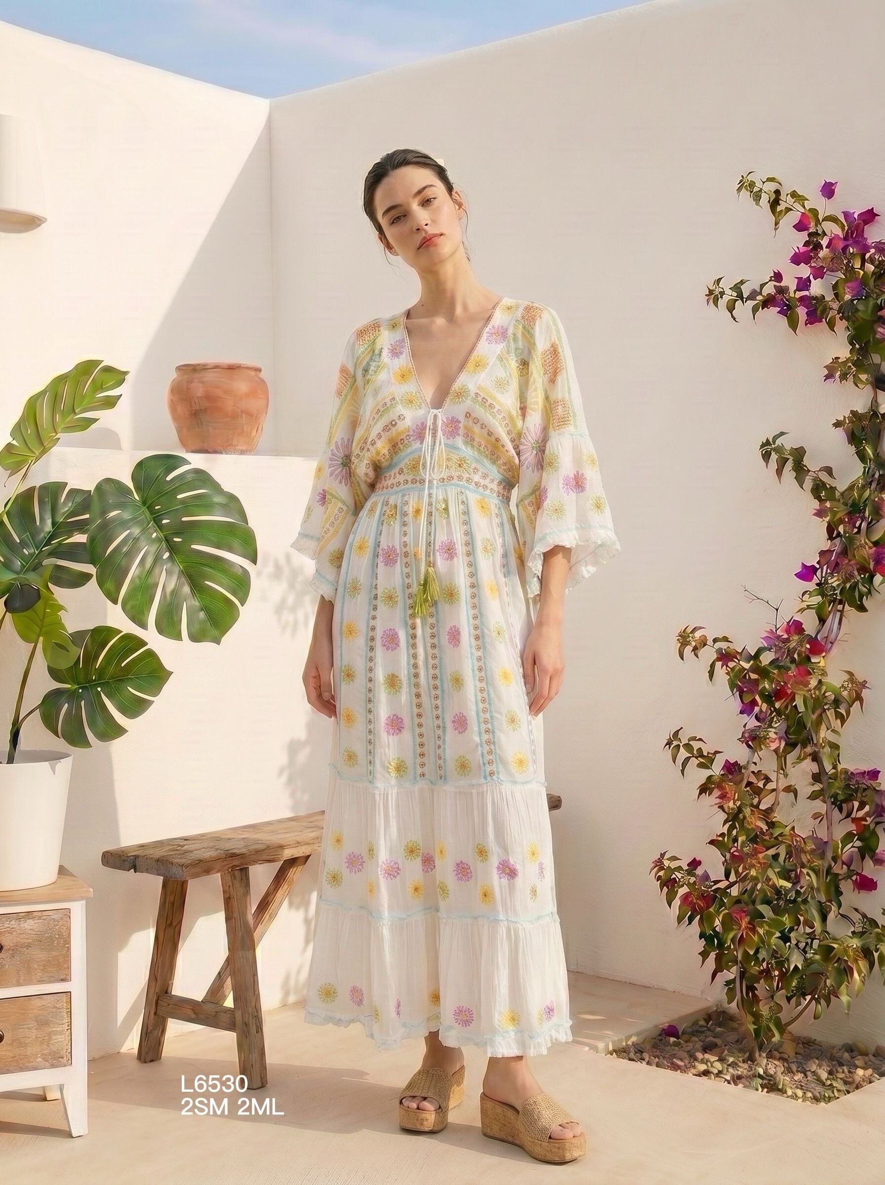 Mayorista Goldendays - Vestido largo estampado con mangas acampanadas y cuello en V