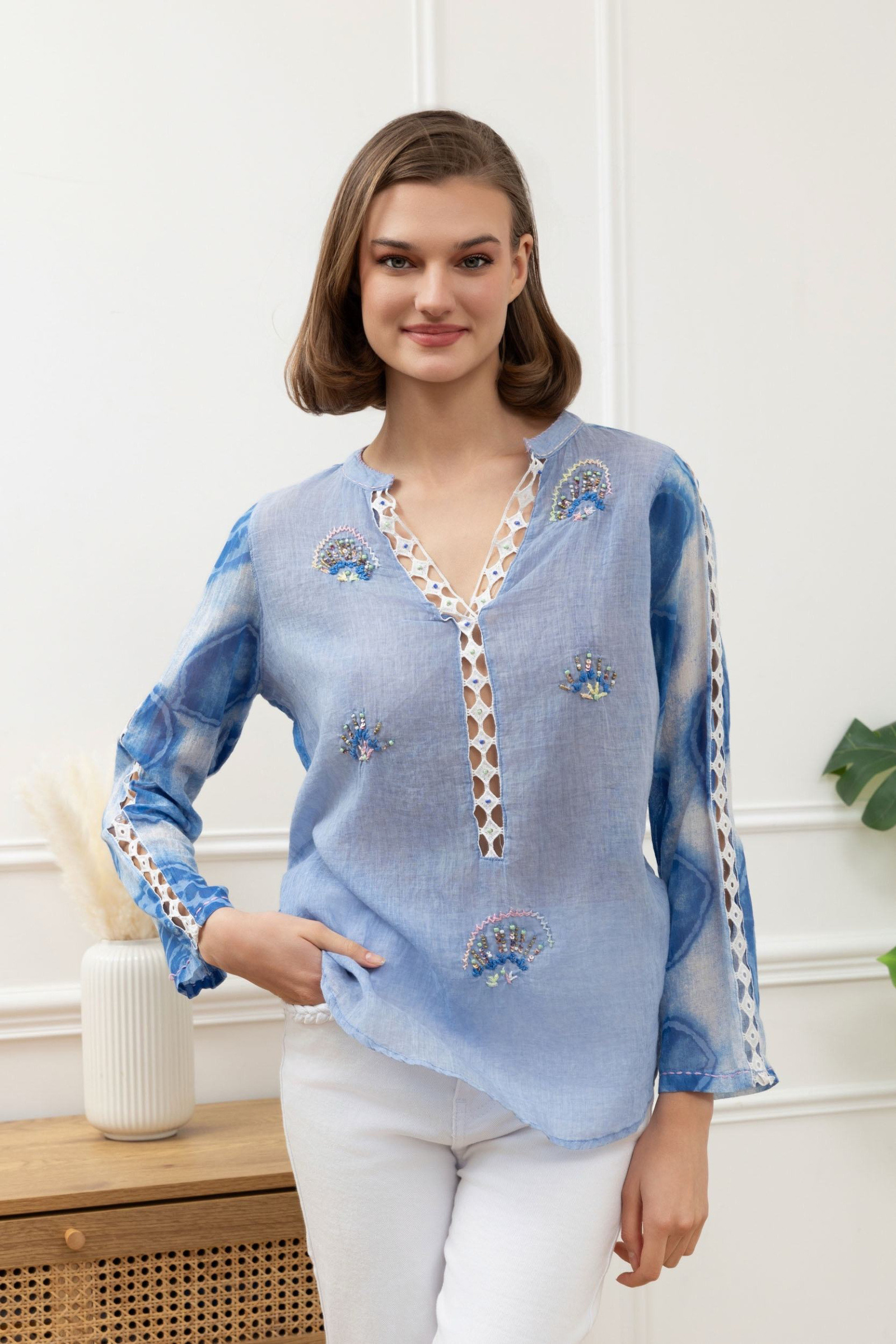 Grossiste Goldendays - Blouse brodée à manches longues et col V