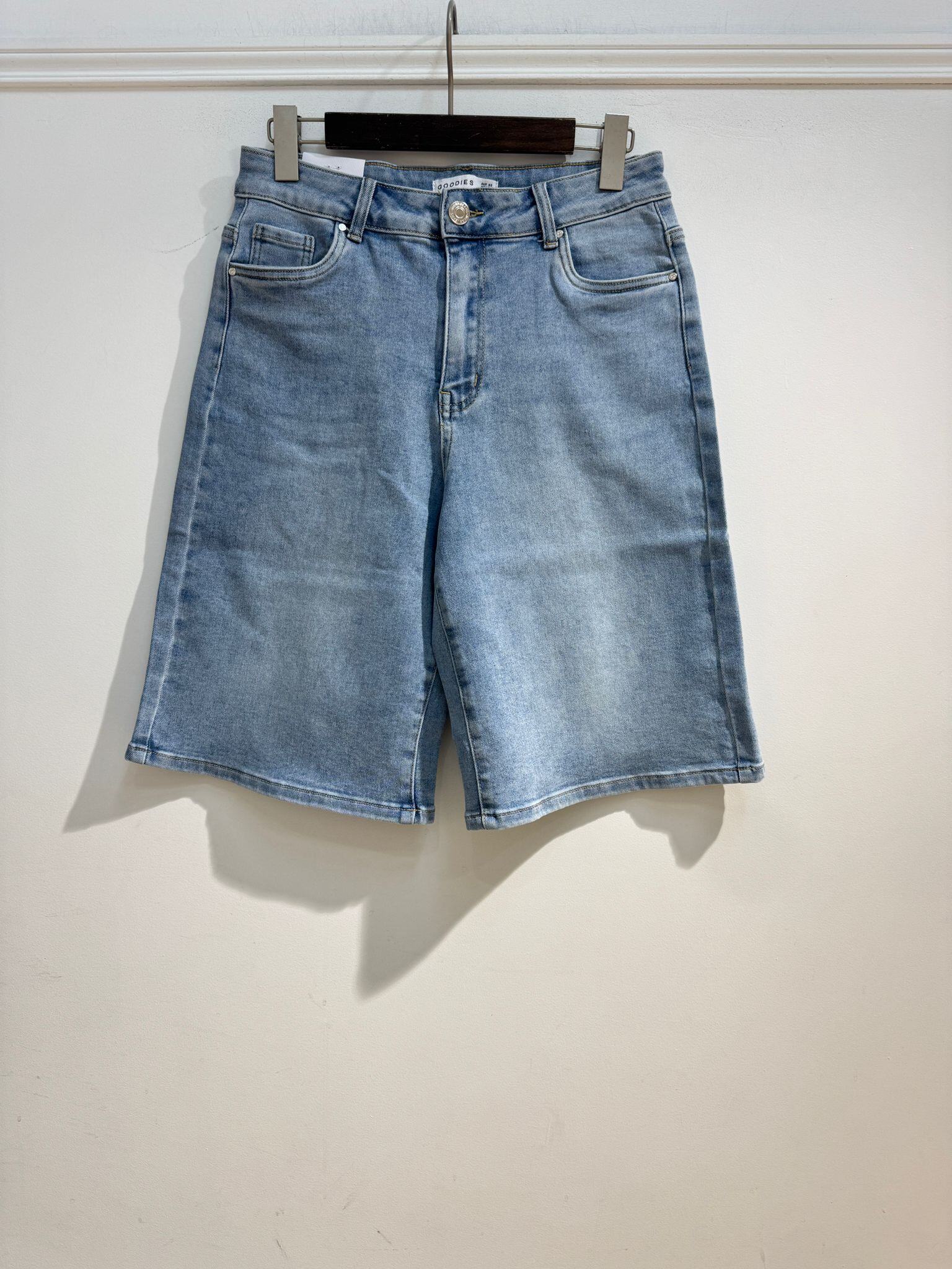 Wholesaler Goodies - Blue Wide Leg Denim Bermuda Shorts – Authentic and Comfortable