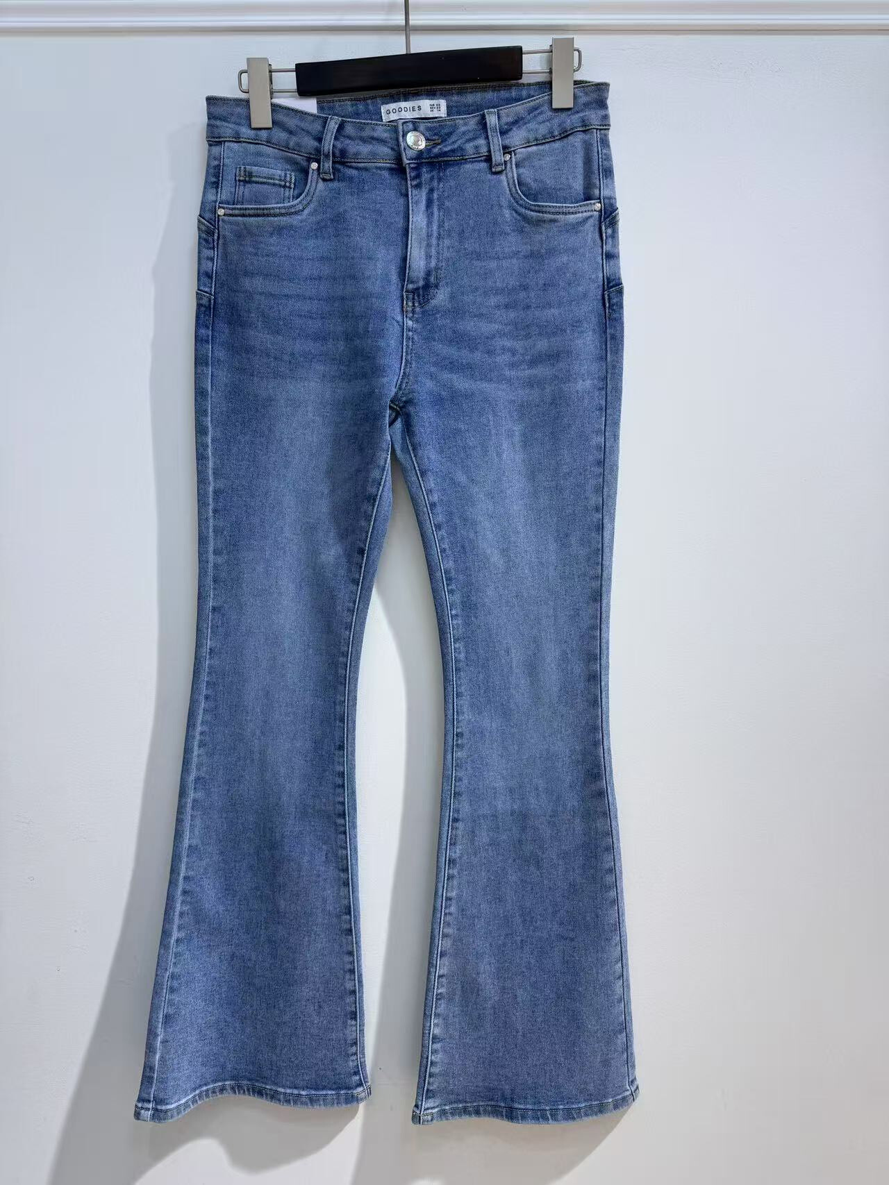 Grossiste Goodies - Jean flare bleu délavé stretch push up