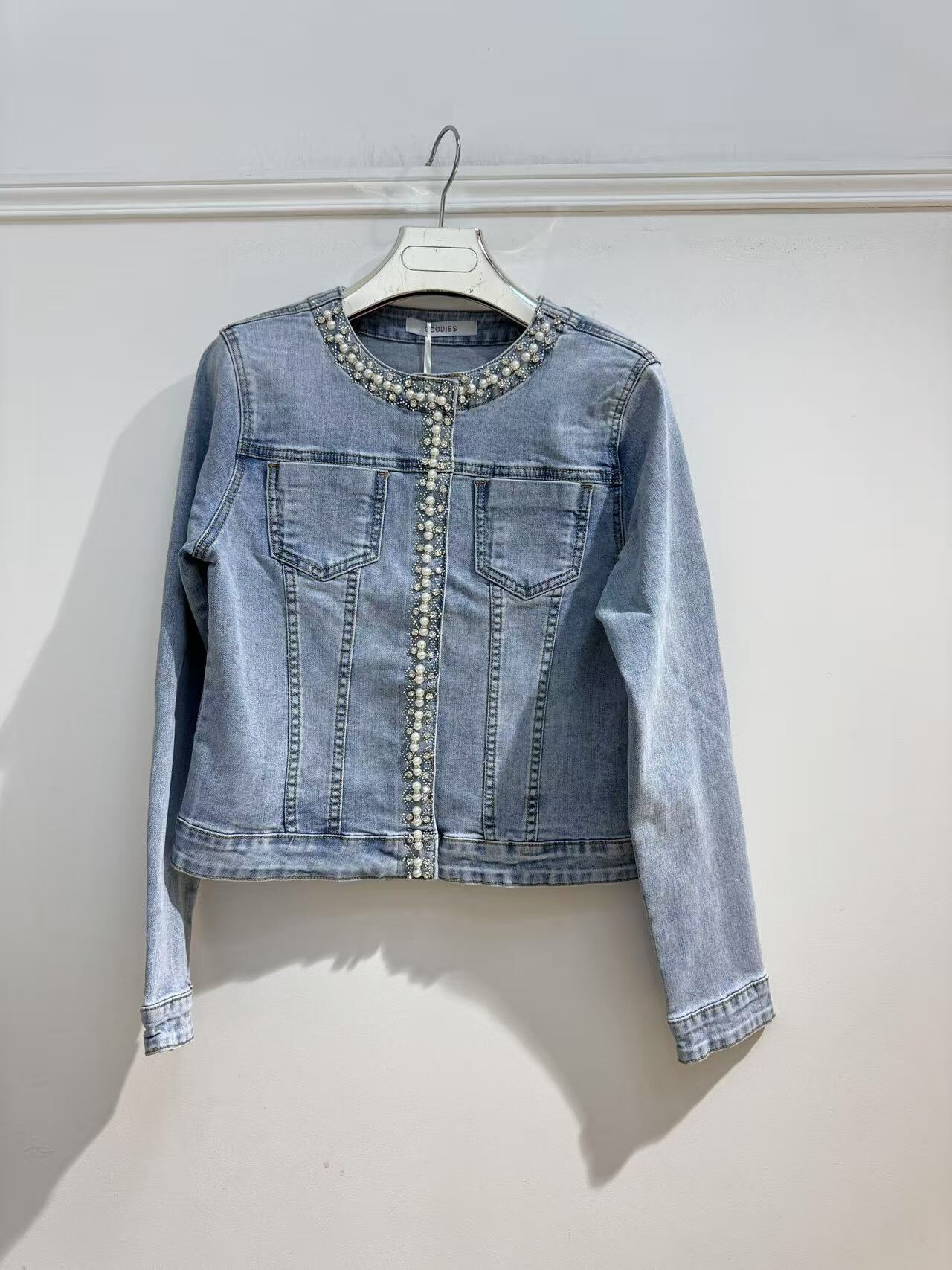 Wholesaler Goodies - Denim jacket decorated with pearls