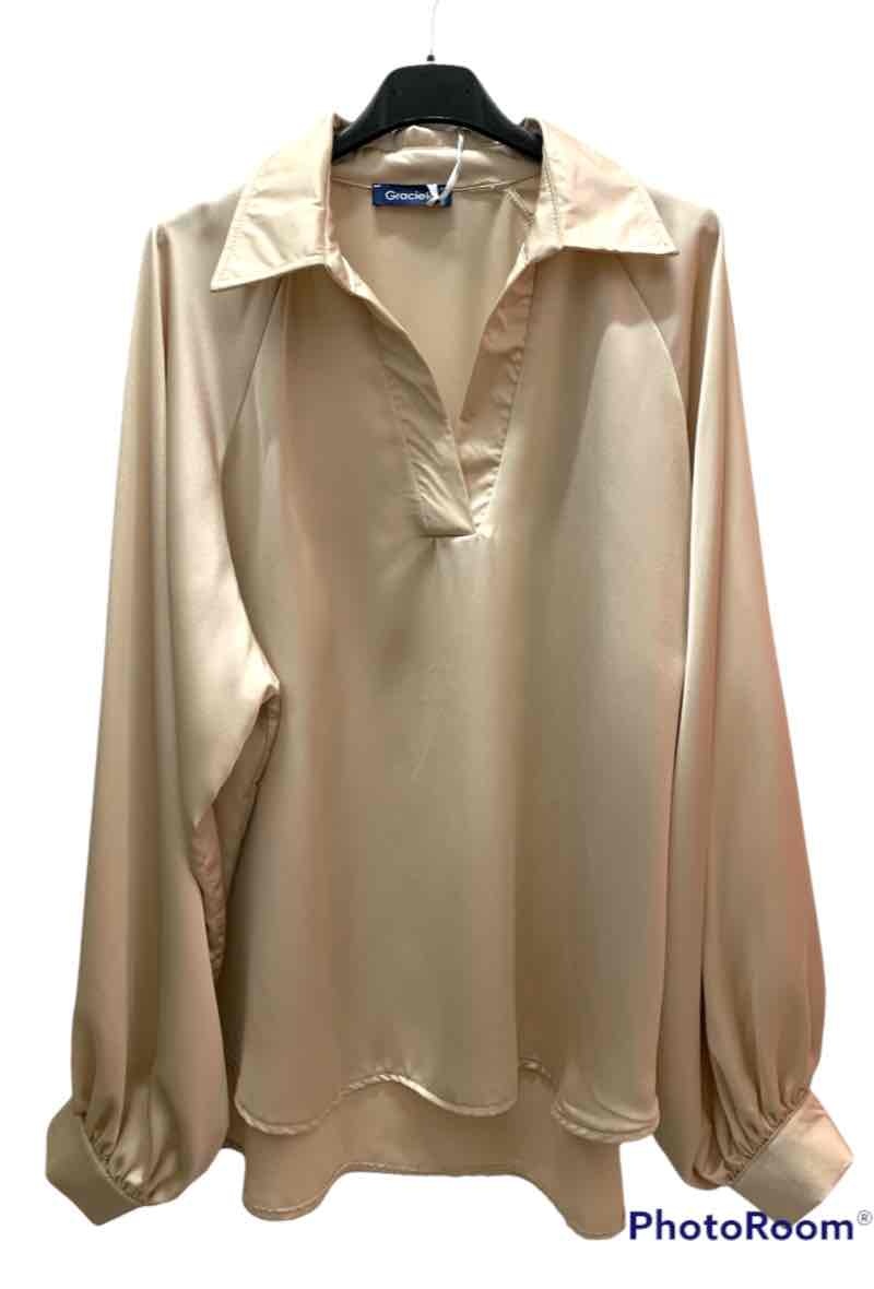 Grossiste Graciela Paris - Blouse ample en satin. col V. manches bouffantes
