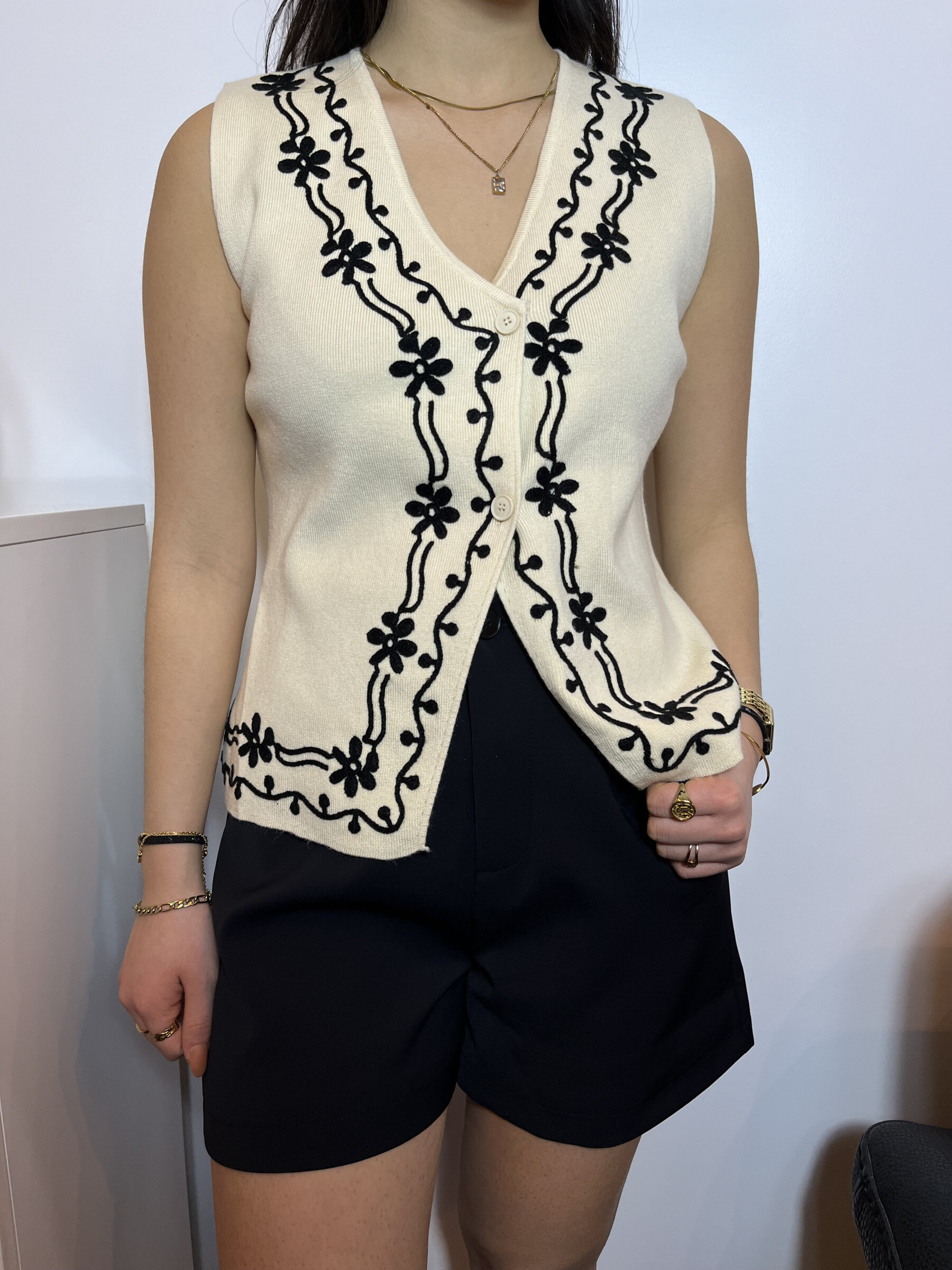 Wholesaler Graciela Paris - Embroidered sleeveless vest