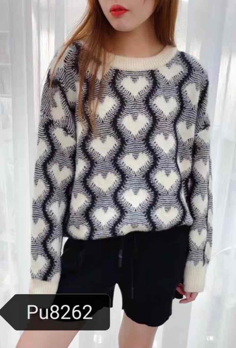 Grossiste Graciela Paris - Pull col rond. aux motifs coeurs formés par le tissage des 2 couleurs de fils