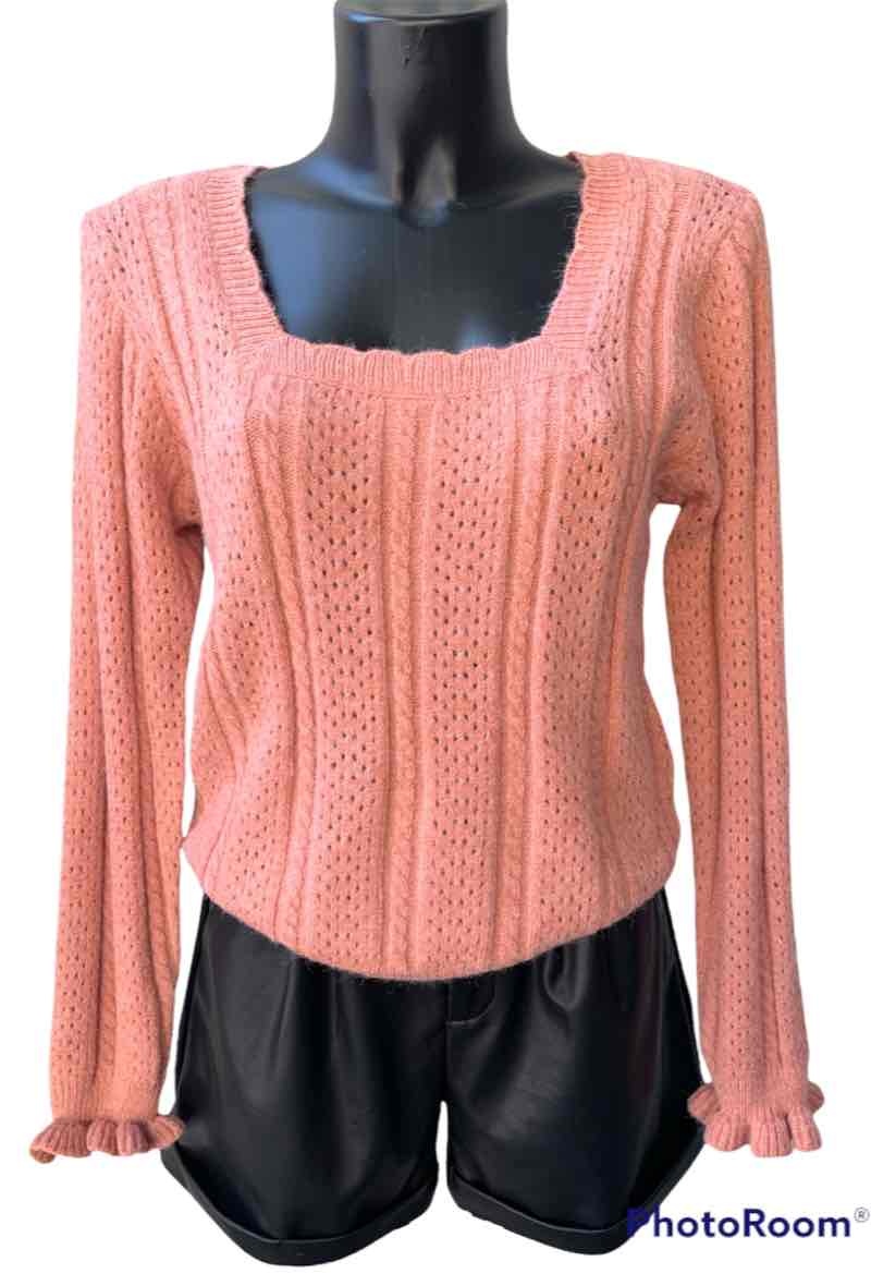 Grossiste Graciela Paris - Pull fine maille. elastiquée. Col carré finition festons