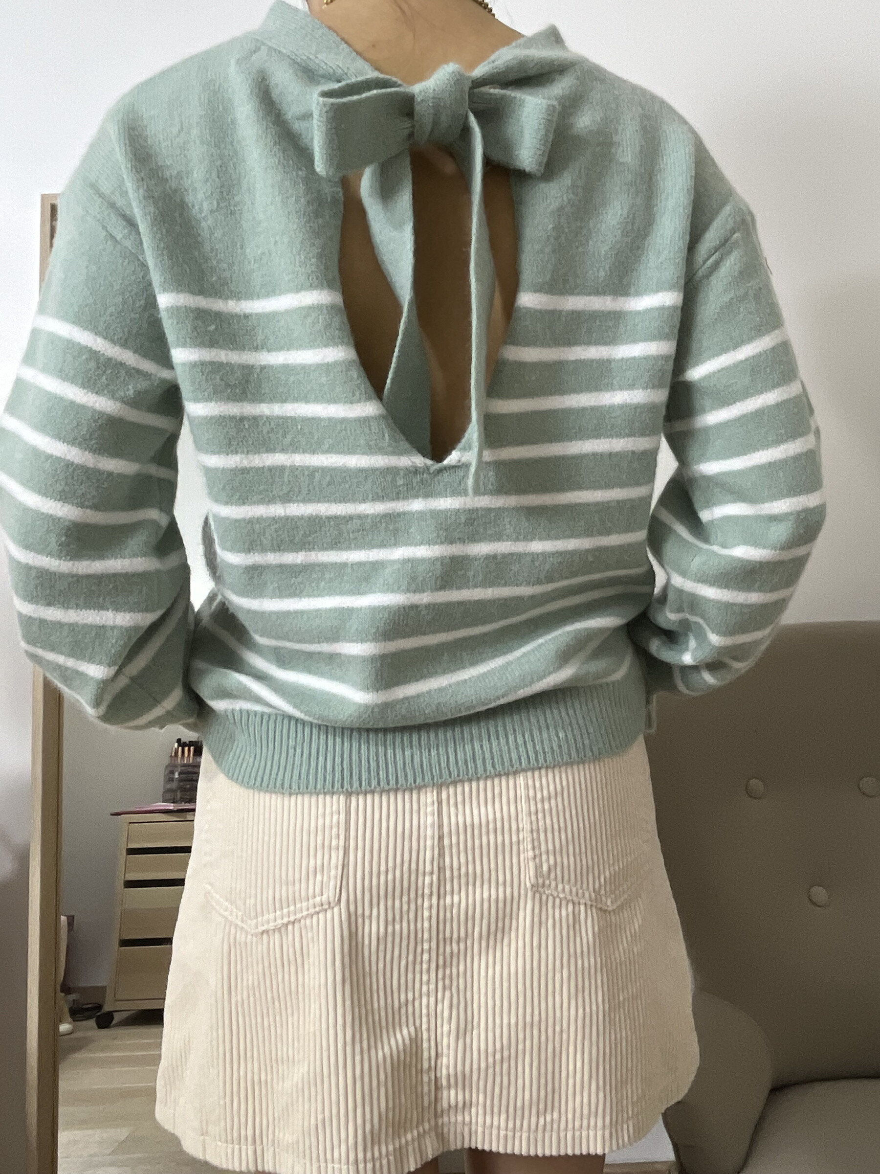 Wholesaler Graciela Paris - Striped sweater to tie at the neck