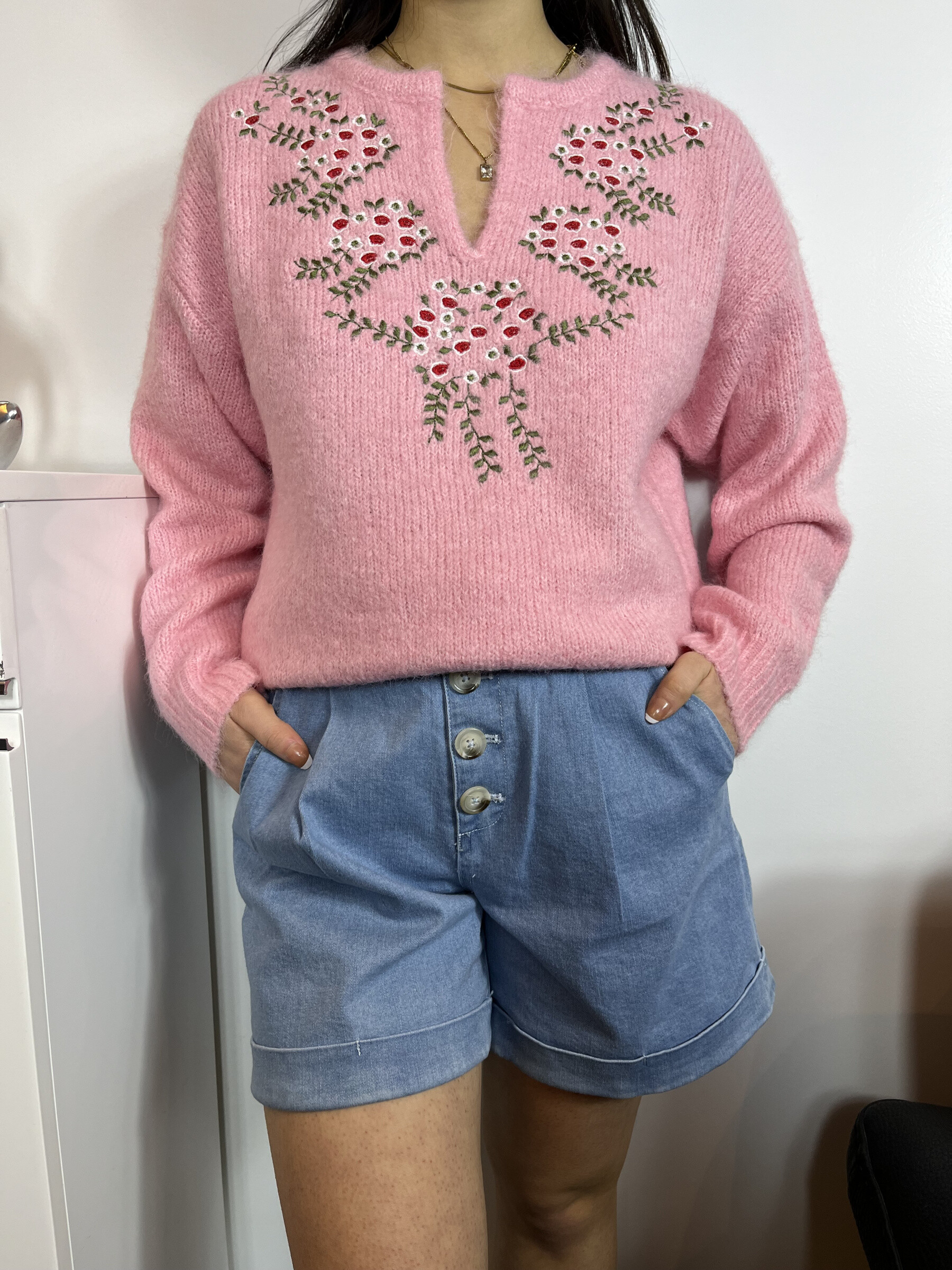 Wholesaler Graciela Paris - Floral V-neck sweater