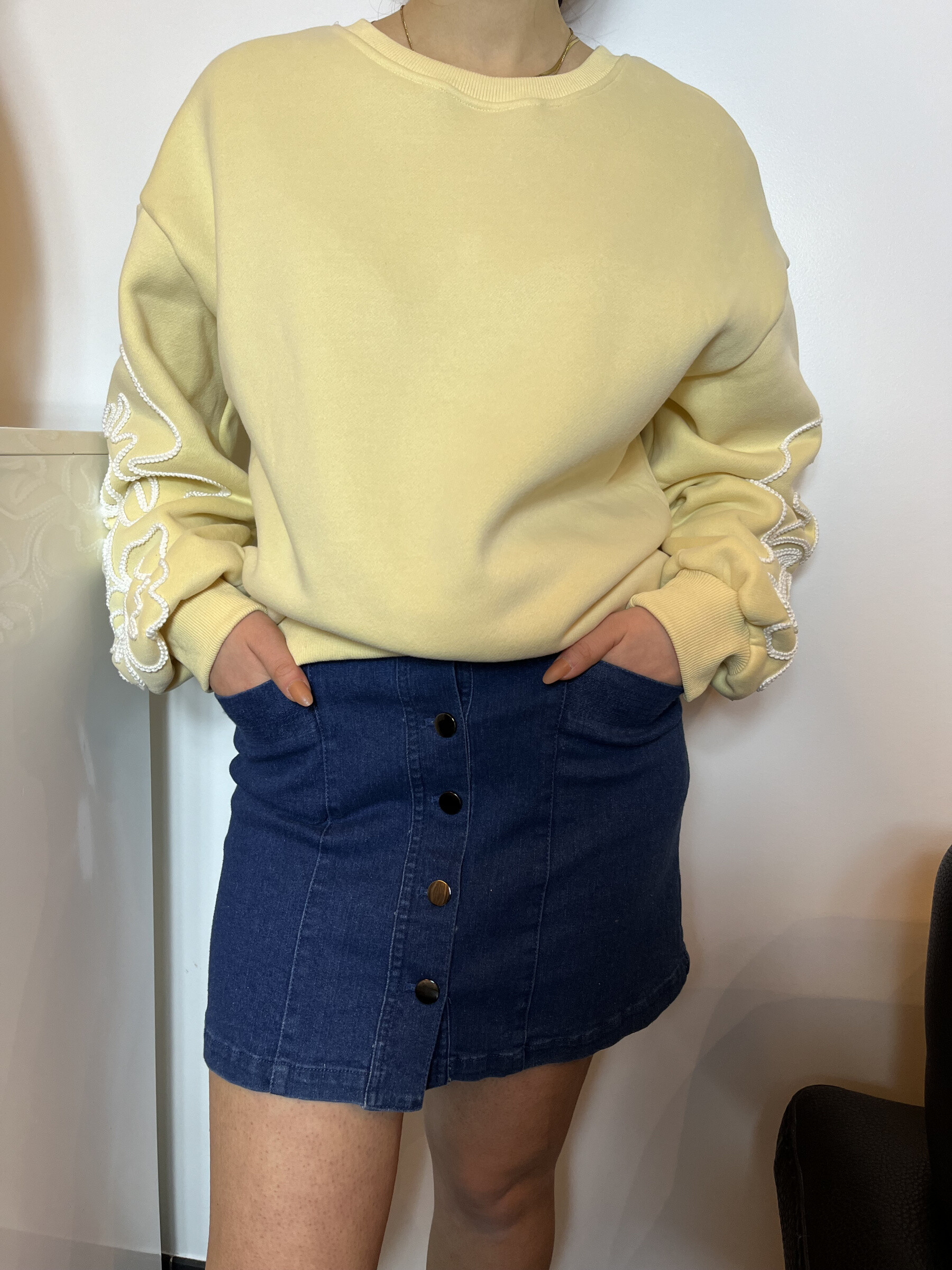 Wholesaler Graciela Paris - Oversize sweatshirt with embroidery on the sleeves