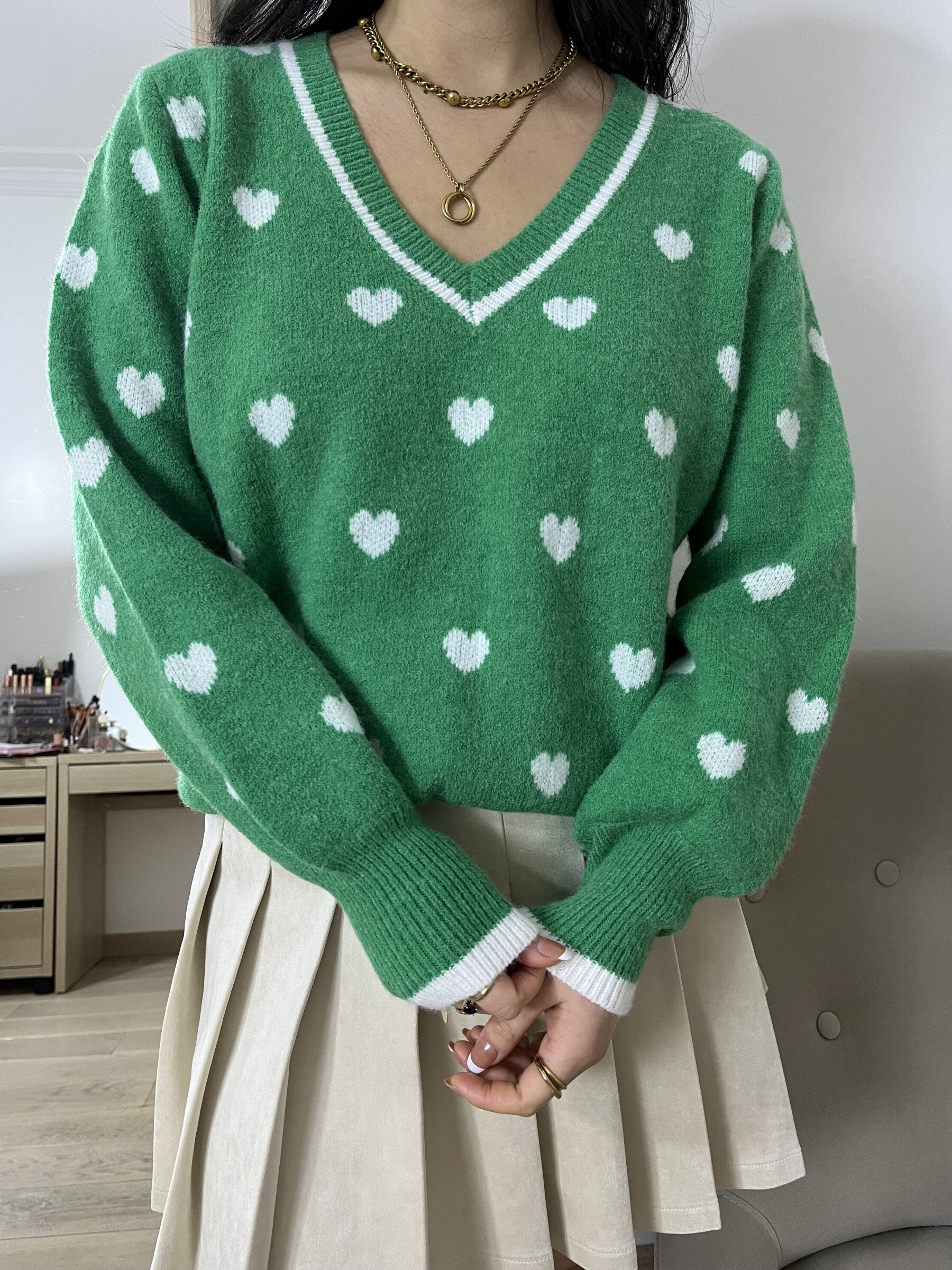 Wholesaler Graciela Paris - Heart print V-neck sweater
