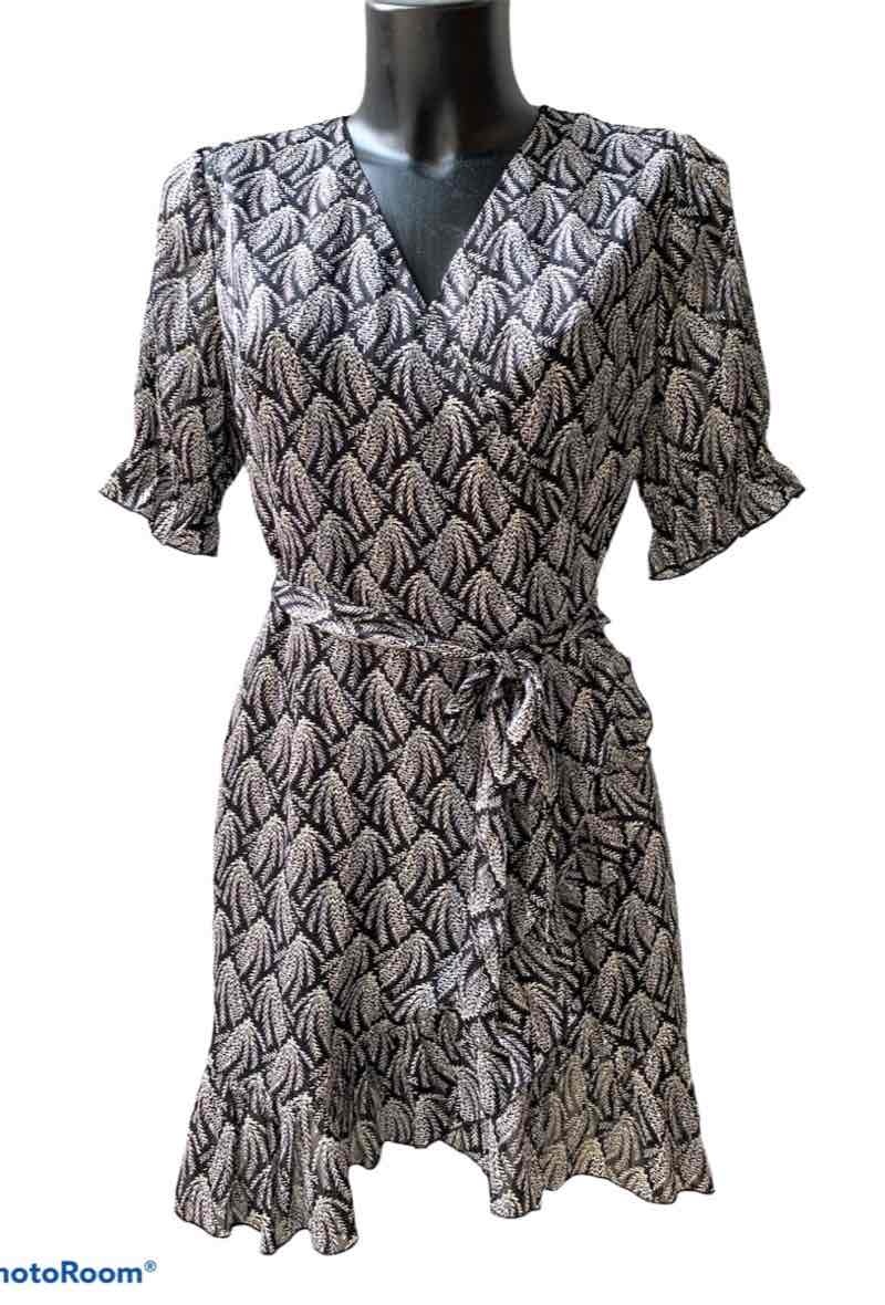 Mayorista Graciela Paris - Vestido corto cruzado. Estampado vegetal