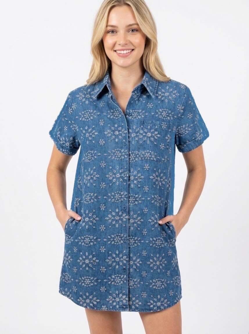 Grossista Graciela Paris - Abito chemisier corto in jeans ricamato all-over