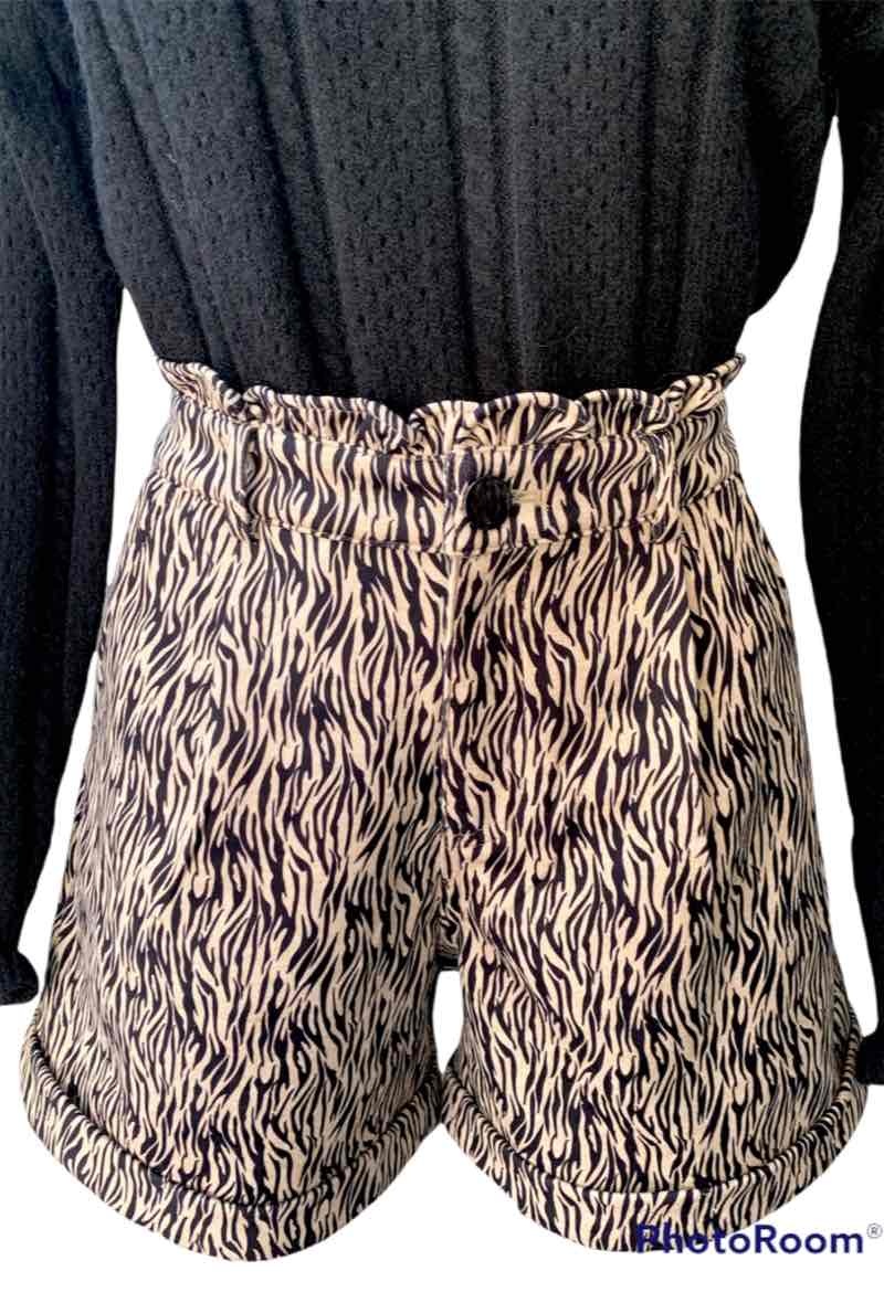 Grossiste Graciela Paris - Short imprimé animal. finition volants à la ceinture