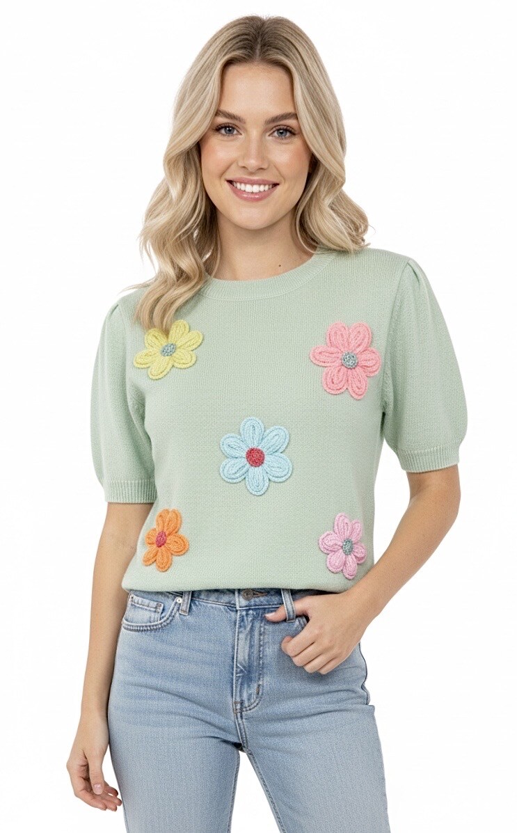 Mayorista Graciela Paris - Camiseta de punto bordada con flores multicolores. cuello redondo