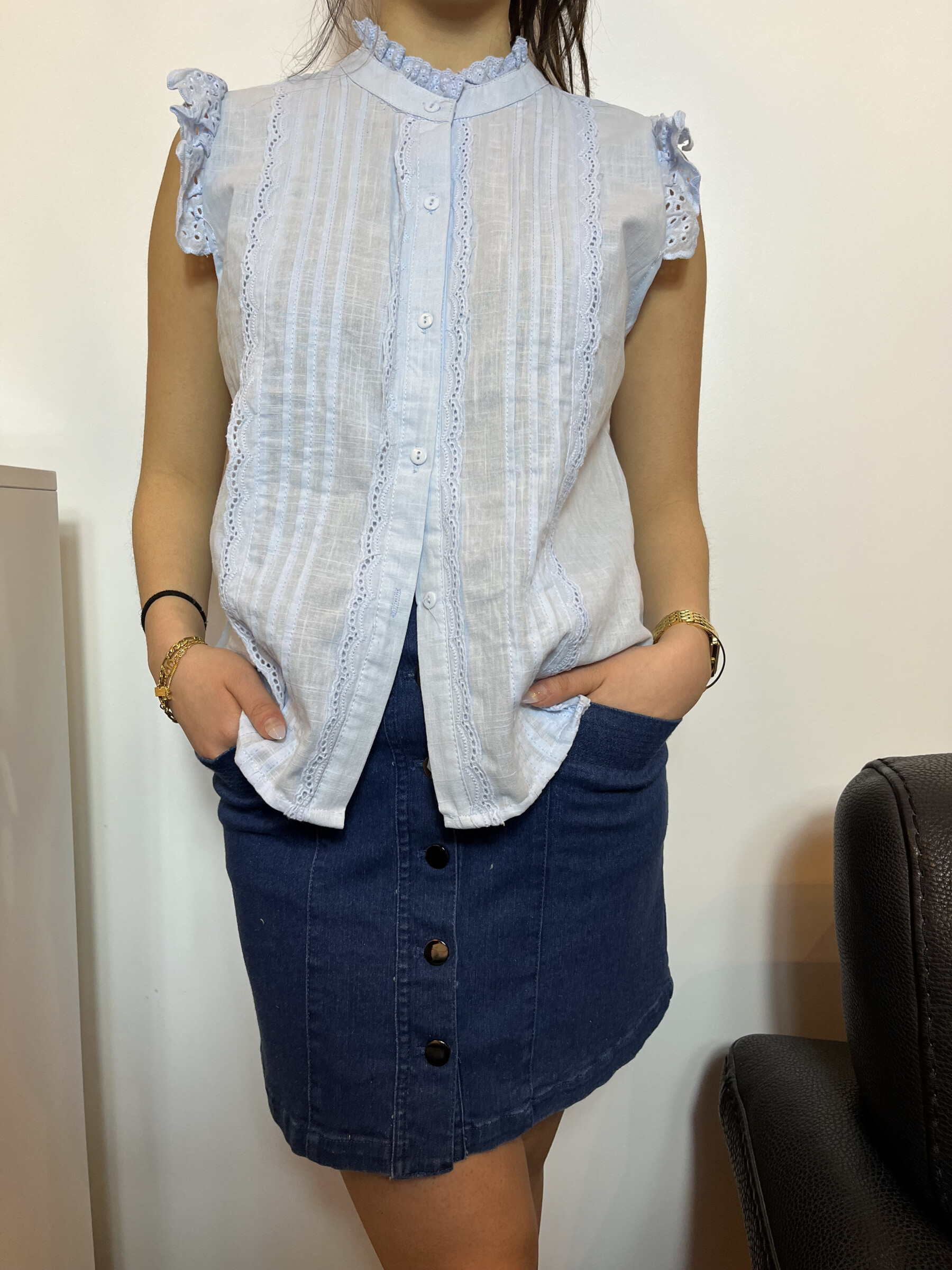 Wholesaler Graciela Paris - Sleeveless top with united embroidery
