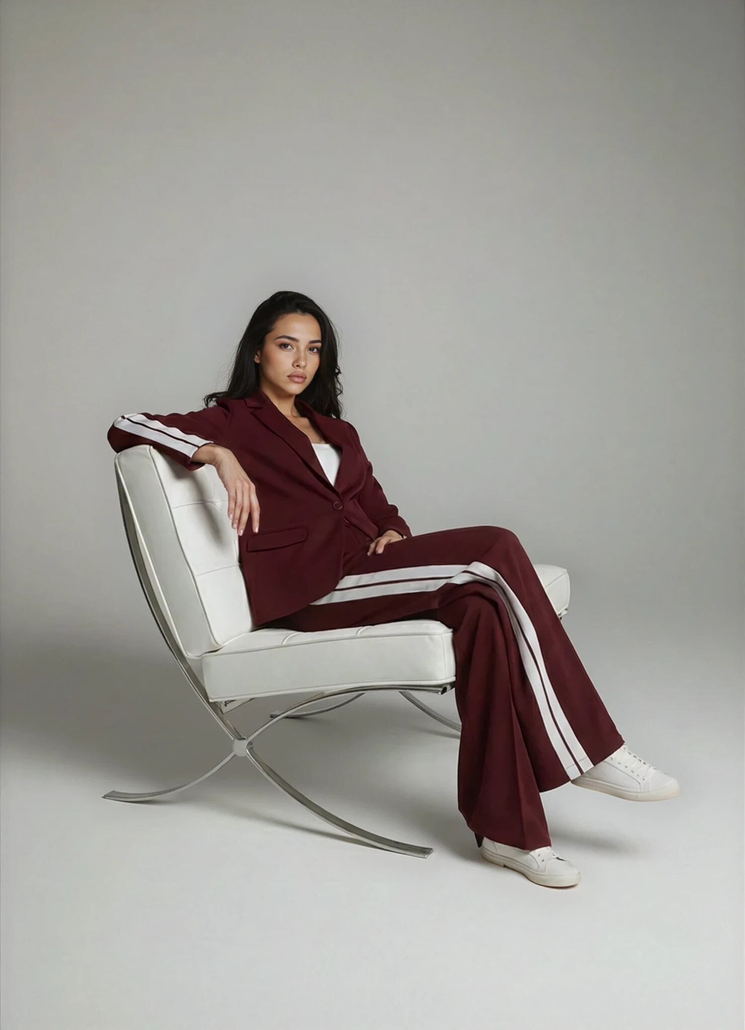 Mayorista GUAS Collection - Conjunto de blazer y pantalón con rayas blancas