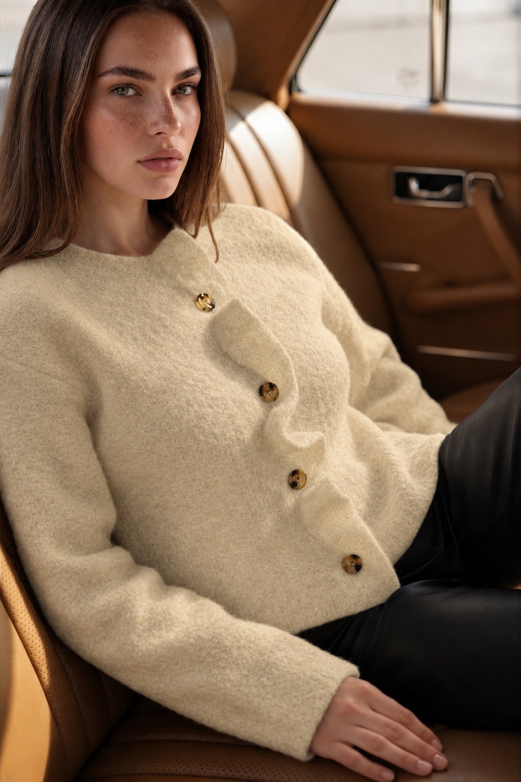 Großhändler GUAS Collection - Knopf-Cardigan mit Wolloptik