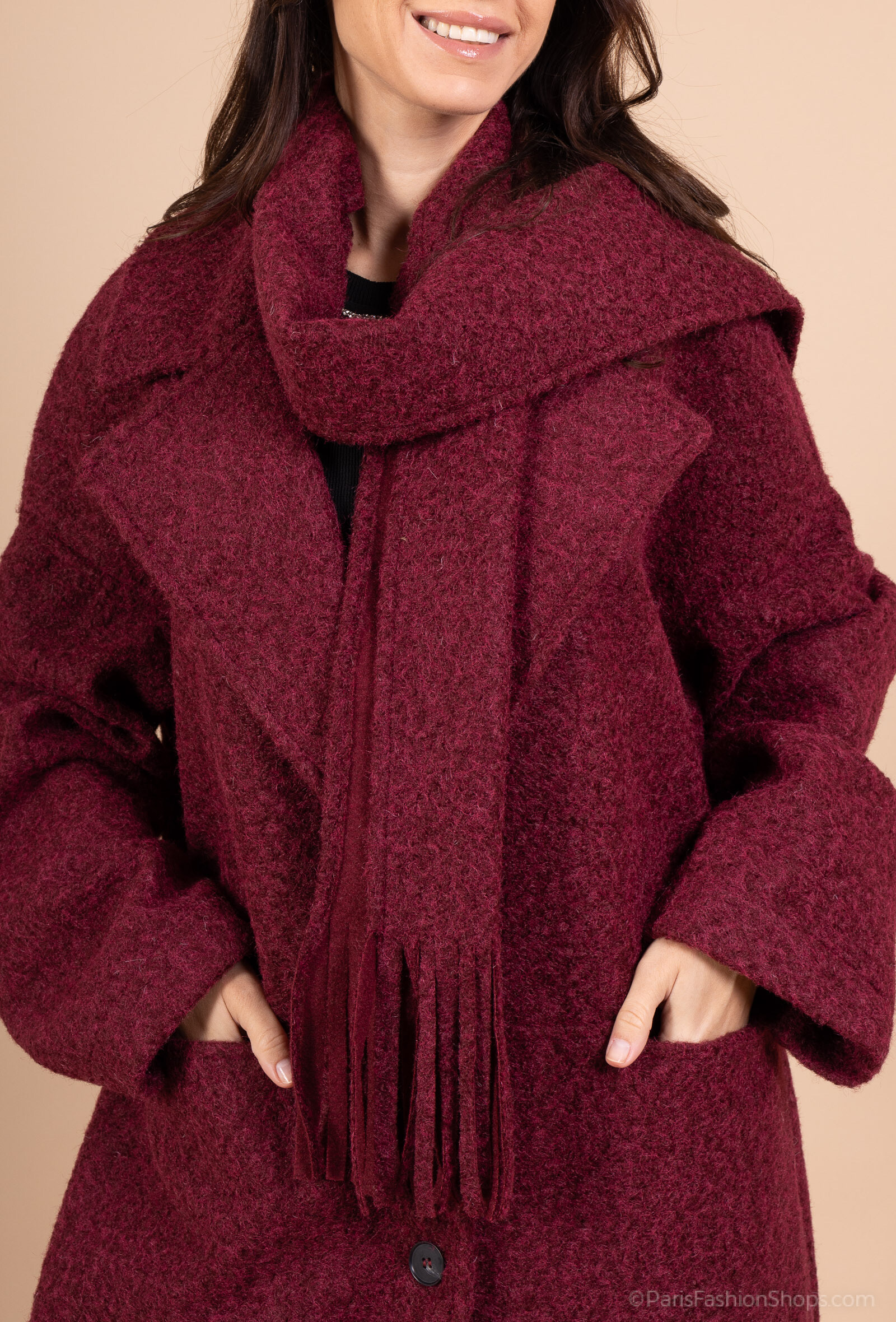 Wholesaler GUAS Collection - Long coats with boucle scarves