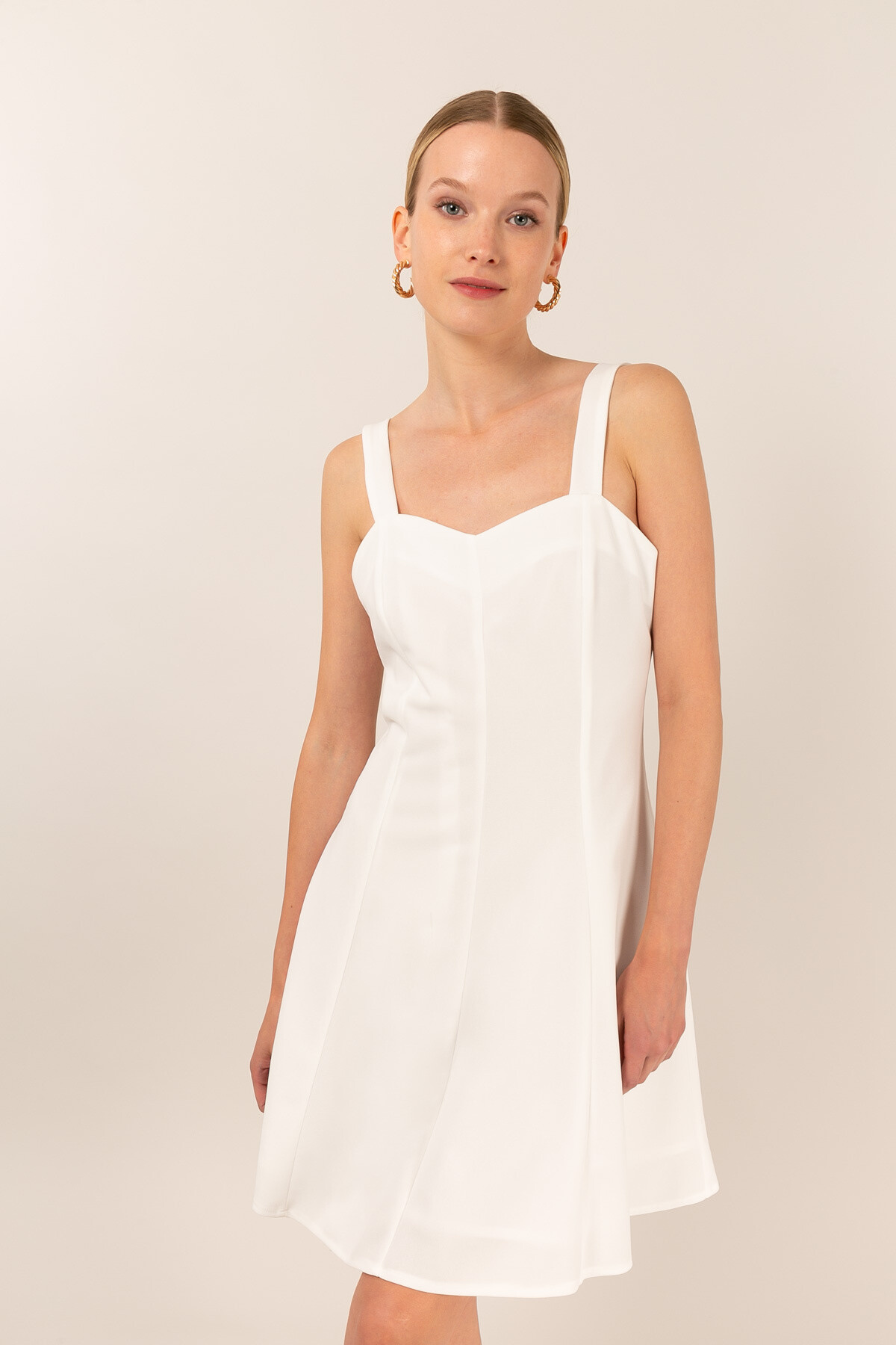 Grossista GUAS Collection - Abito corto con spalline larghe