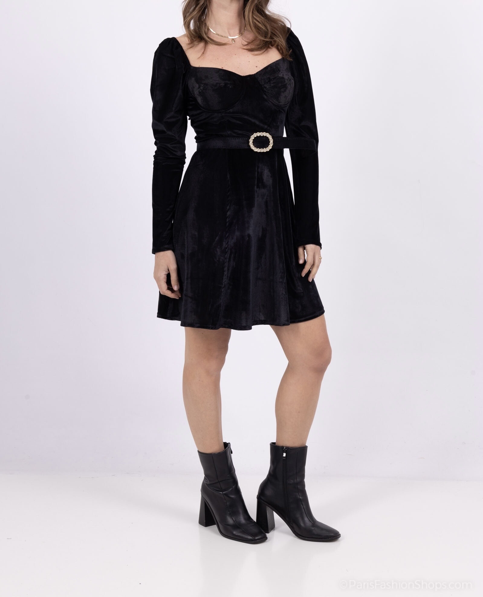 Grossiste GUAS Collection - Robe avec ceinture
