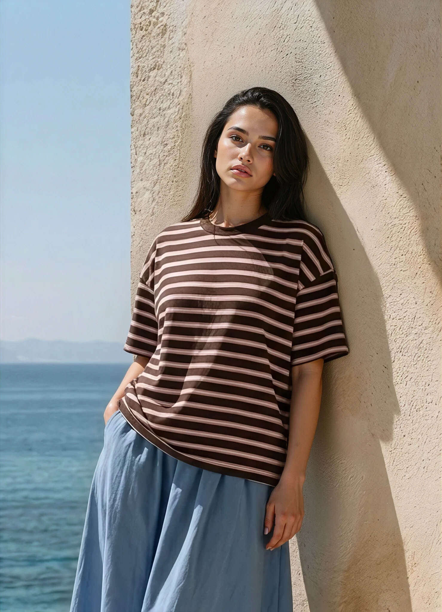 Grossista GUAS Collection - T-shirt a righe dalla vestibilità comoda in stile casual