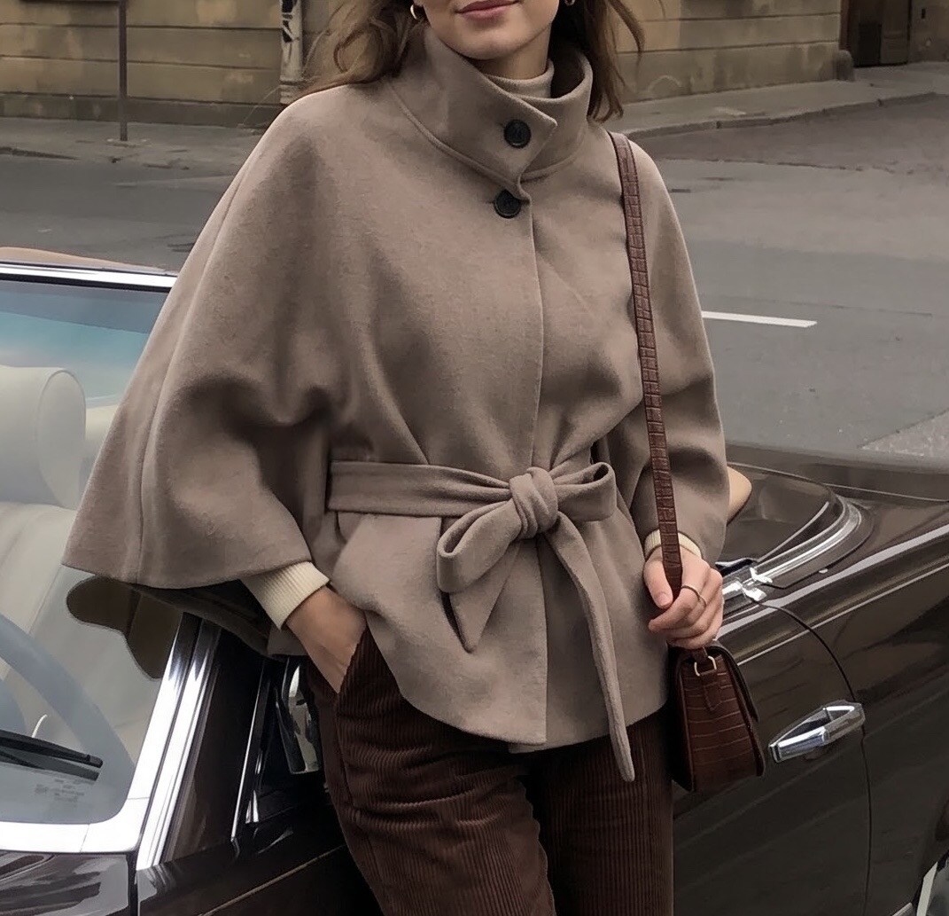 Großhändler GUAS Collection - Kurzer Cape-Mantel