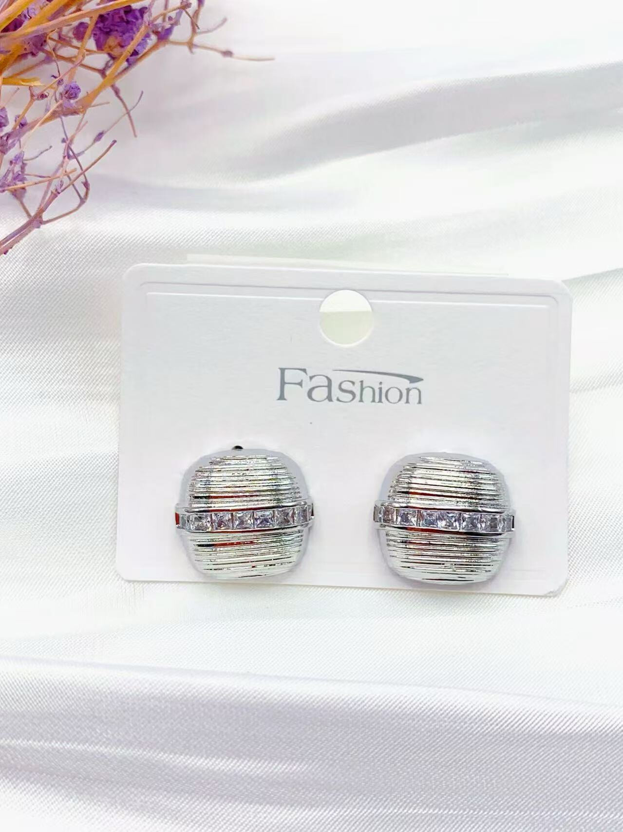 Mayorista H&T Bijoux - Pendientes de cobre y circones.