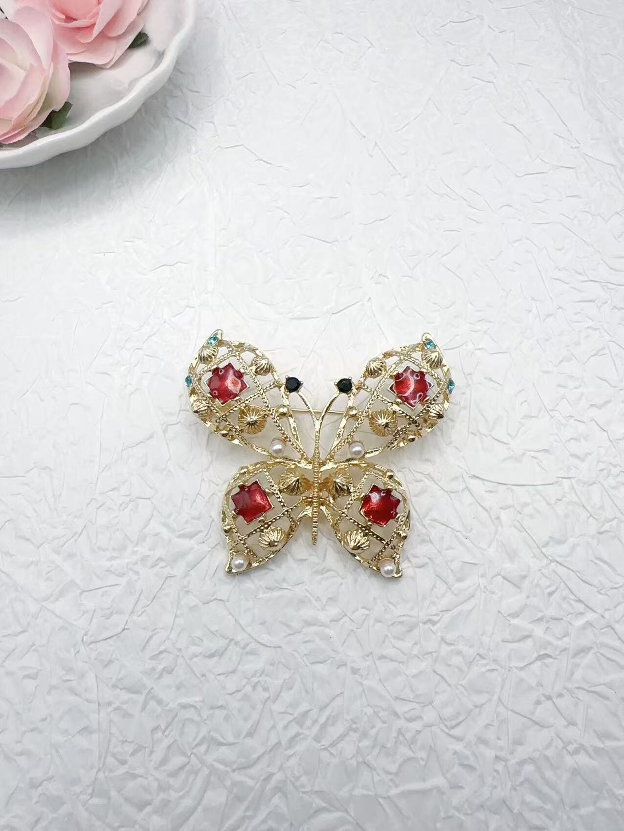 Grossiste H&T Bijoux - Broche fantaisie.