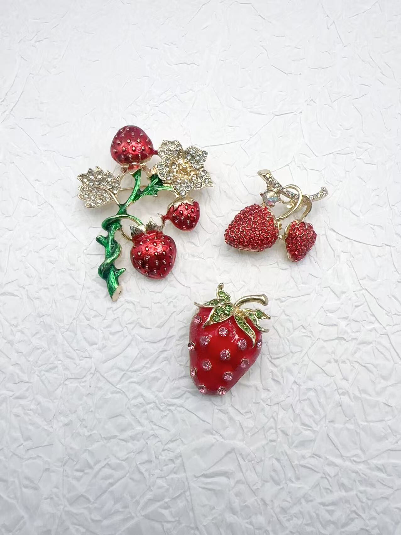 Grossiste H&T Bijoux - Broche fantaisie.