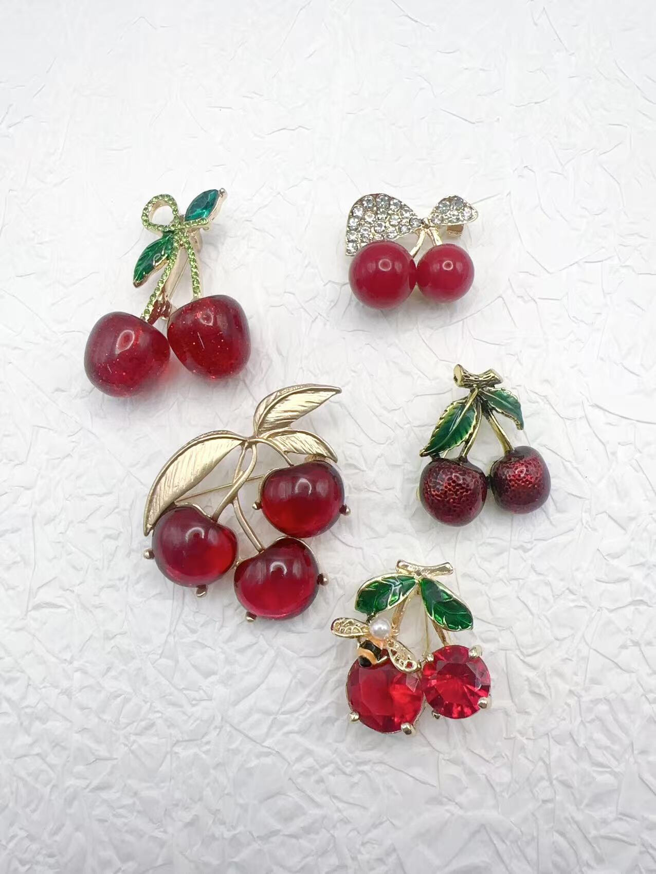 Grossiste H&T Bijoux - Broche fantaisie.