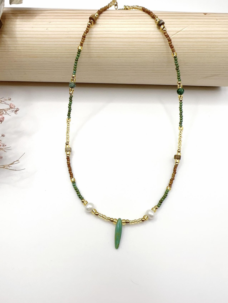 Mayorista H&T Bijoux - Collar de acero, piedras y perlas de agua dulce.