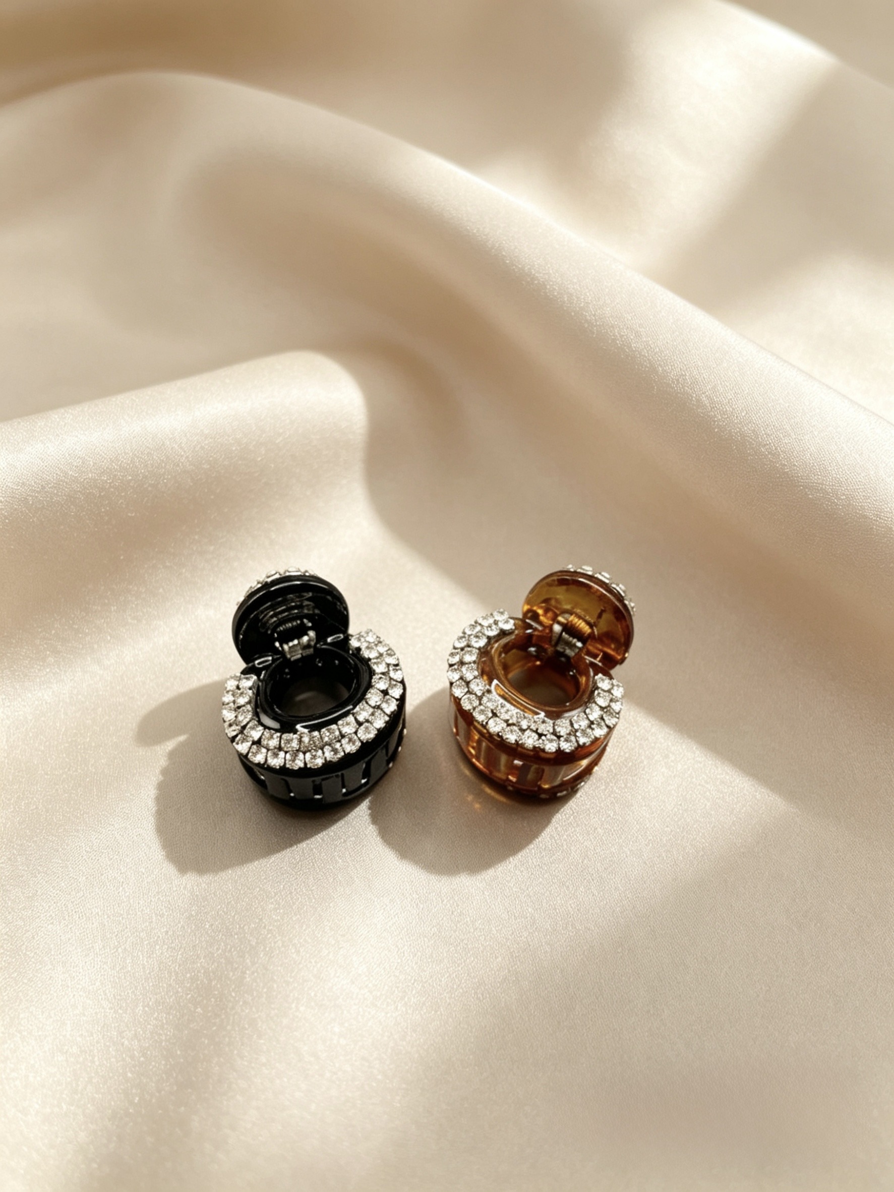 Wholesaler HANA BIJOUX - Hair clip with rhinestones 2.5cm