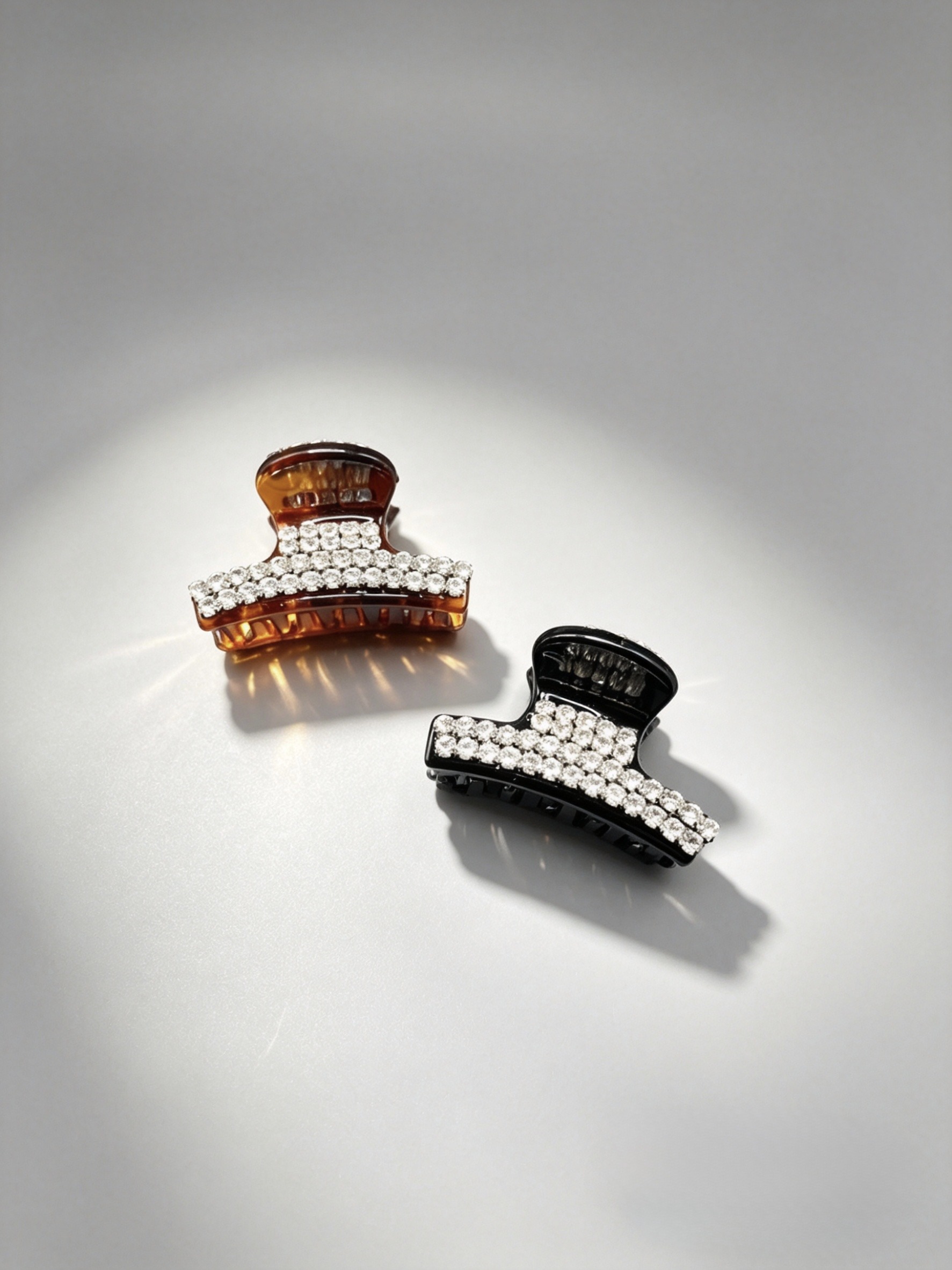 Wholesaler HANA BIJOUX - Hair clip with rhinestones 3.5cm