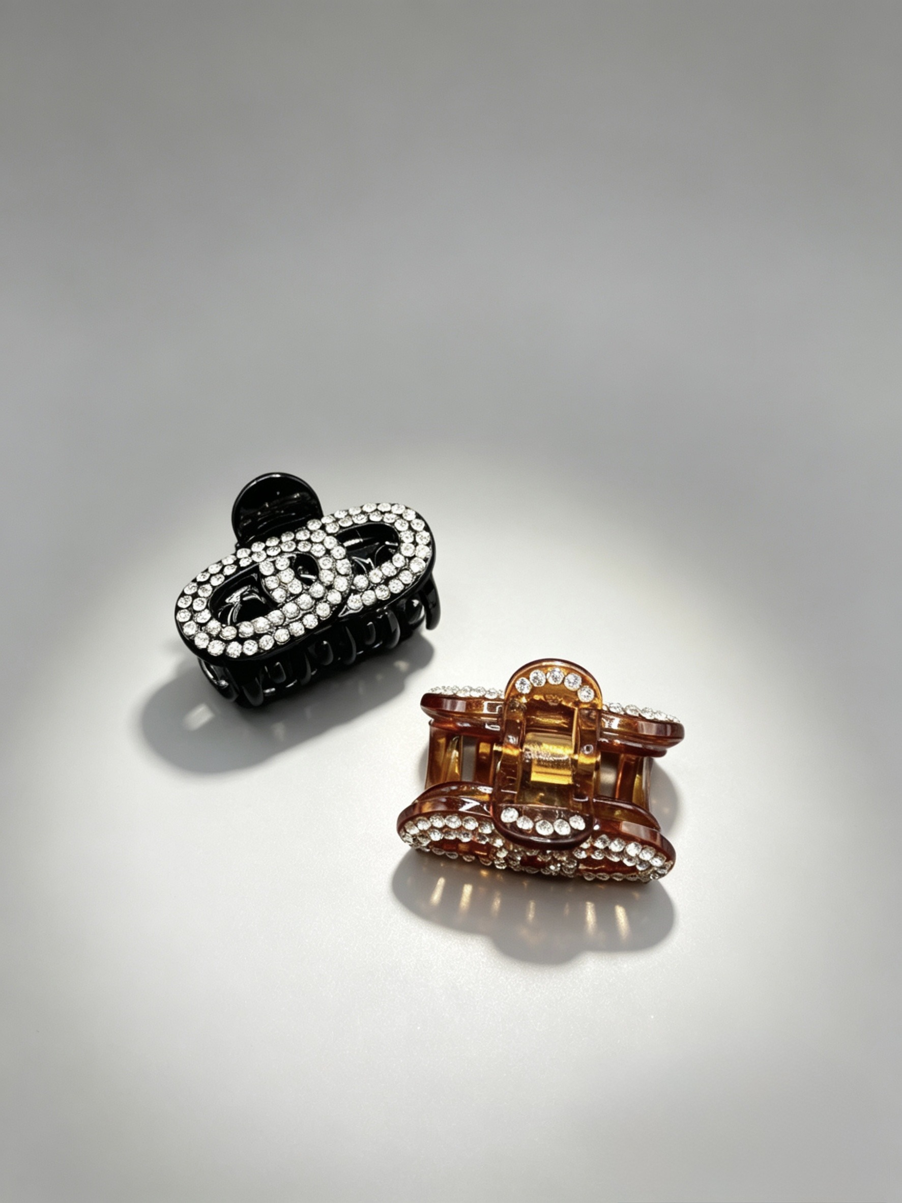 Wholesaler HANA BIJOUX - Hair clip with rhinestones 4cm