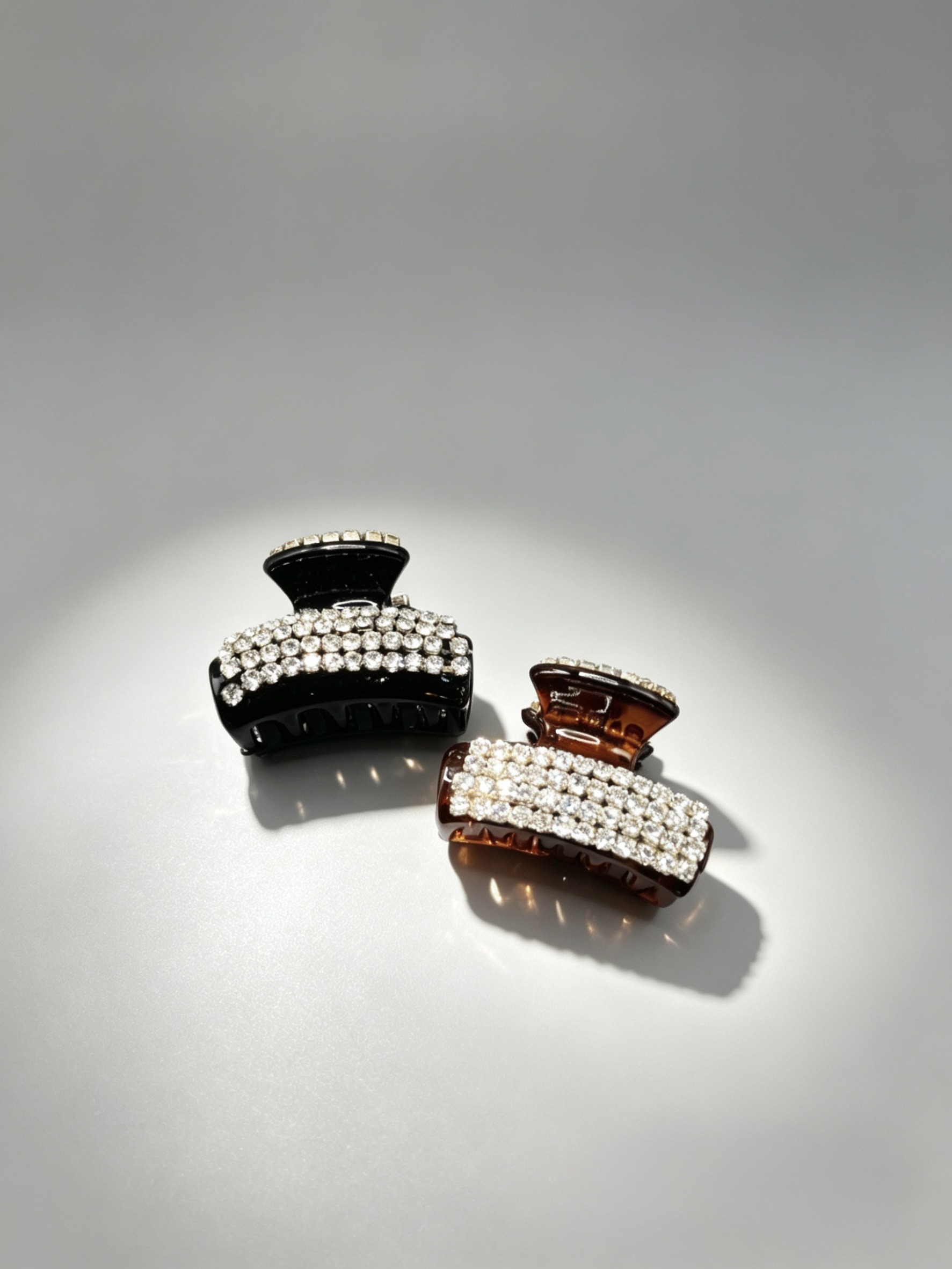 Wholesaler HANA BIJOUX - Hair clip with rhinestones 3cm