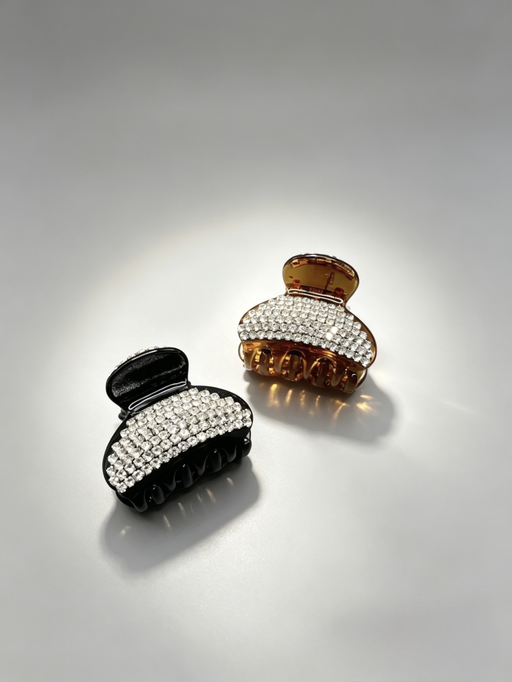 Wholesaler HANA BIJOUX - Hair clip with rhinestones 4cm