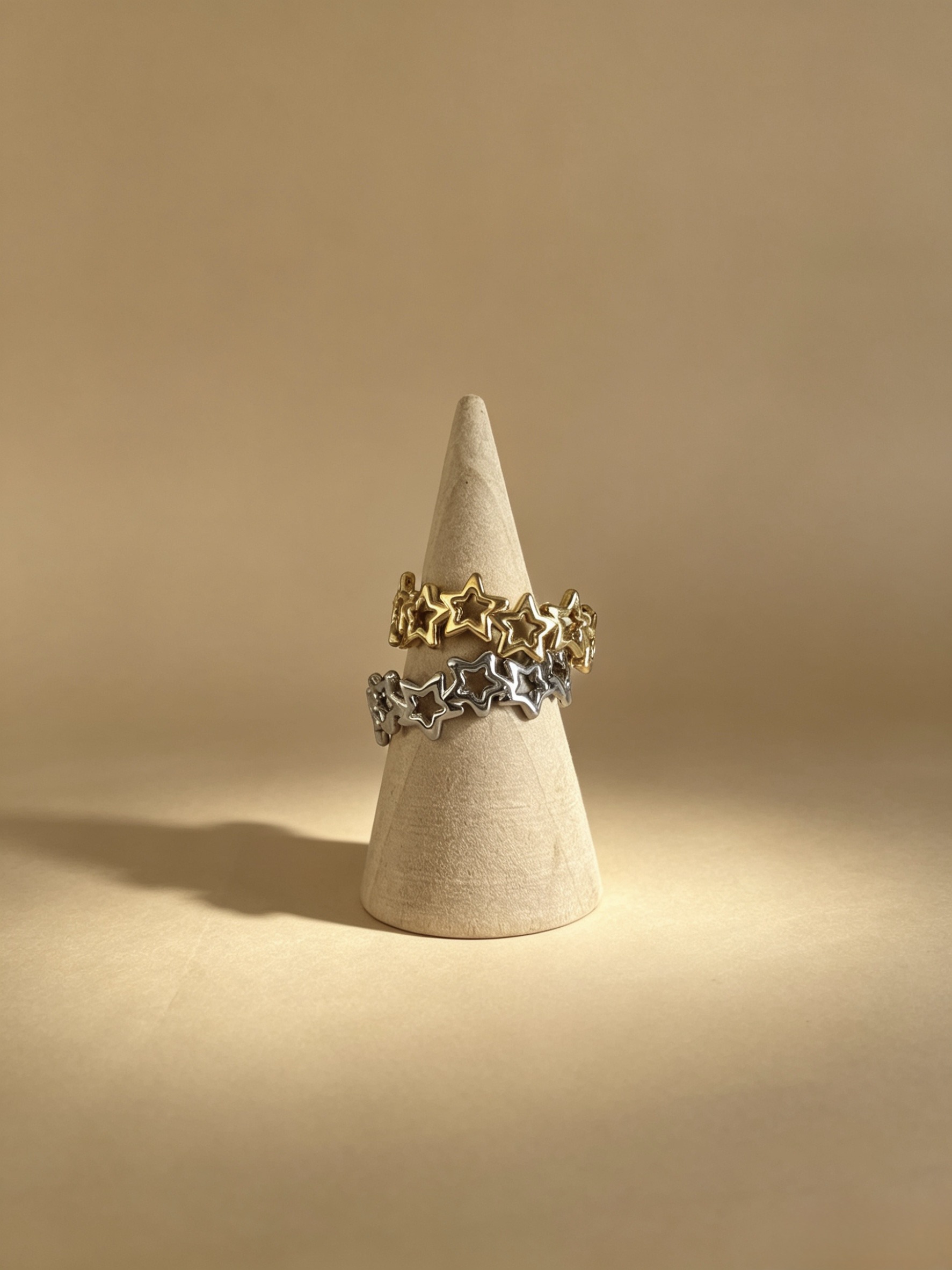Wholesaler HANA BIJOUX - Pierced band rings with star pattern