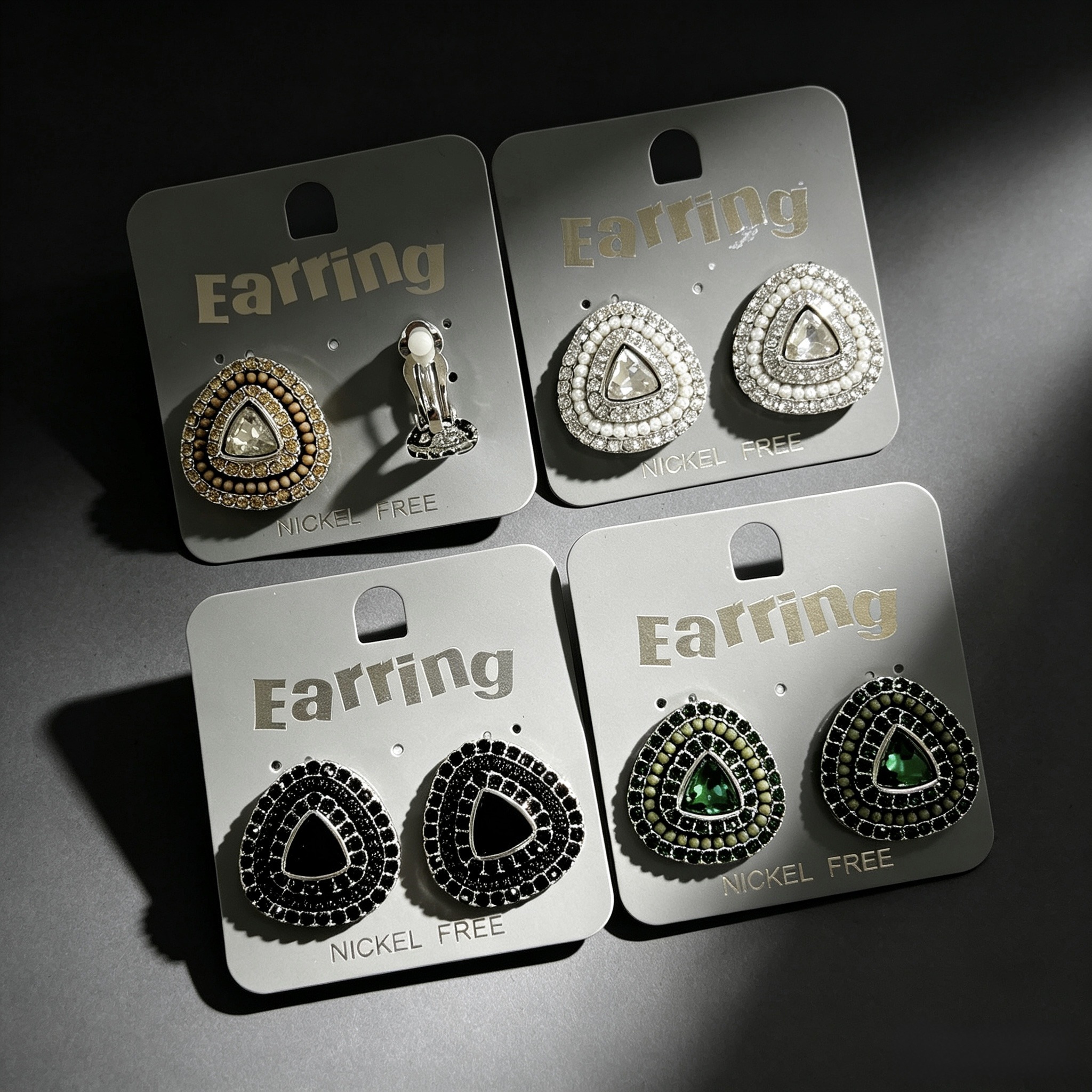 Wholesaler HANA BIJOUX - Shield-shaped clip-on earrings