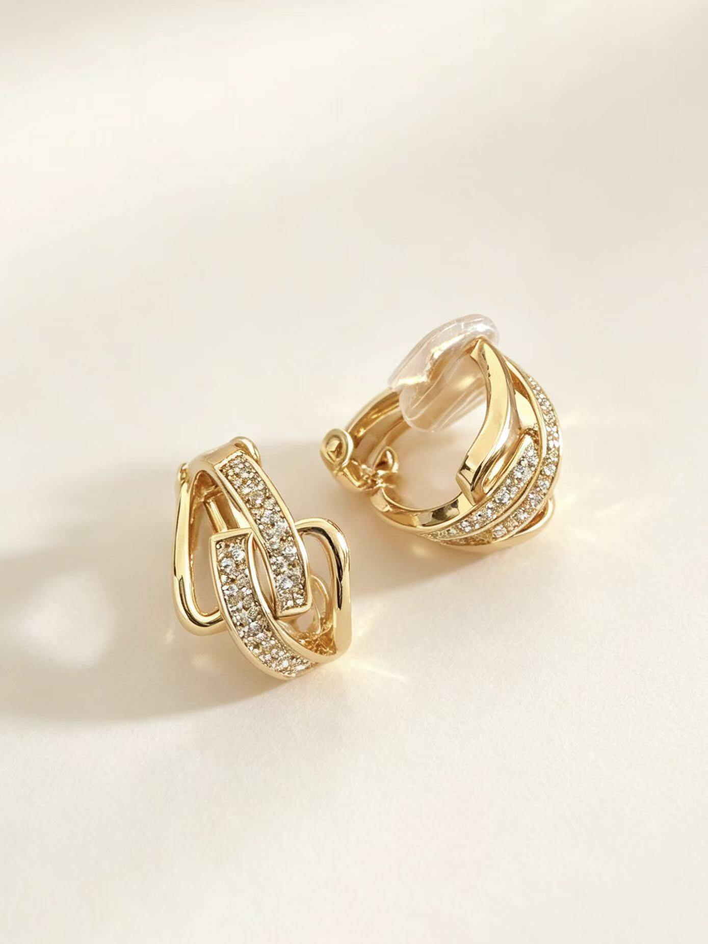 Wholesaler HANA BIJOUX - Braided Creole clip-on earrings