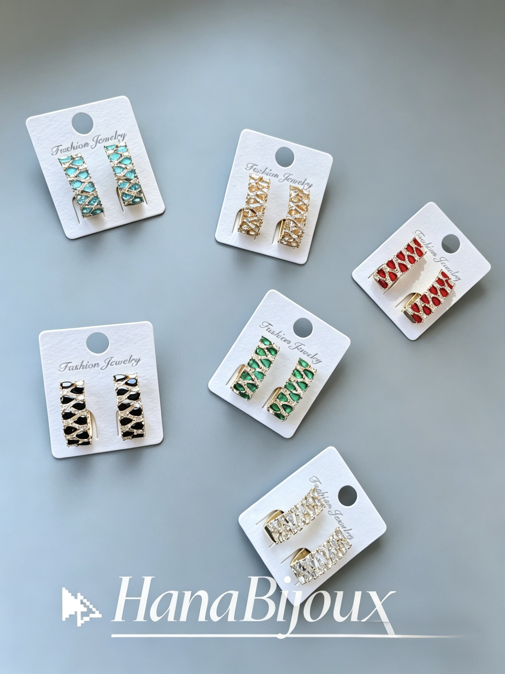 Mayorista HANA BIJOUX - Pendientes estilo huggie (o dormilona) en oro cubiertos con un pavé de circonitas de colores.